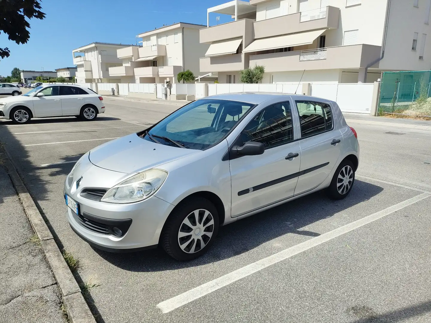 Renault Clio 5p 1.2 16v Confort - 1