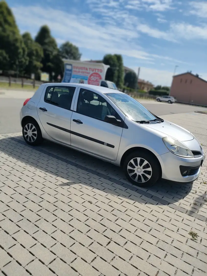 Renault Clio 5p 1.2 16v Confort - 2