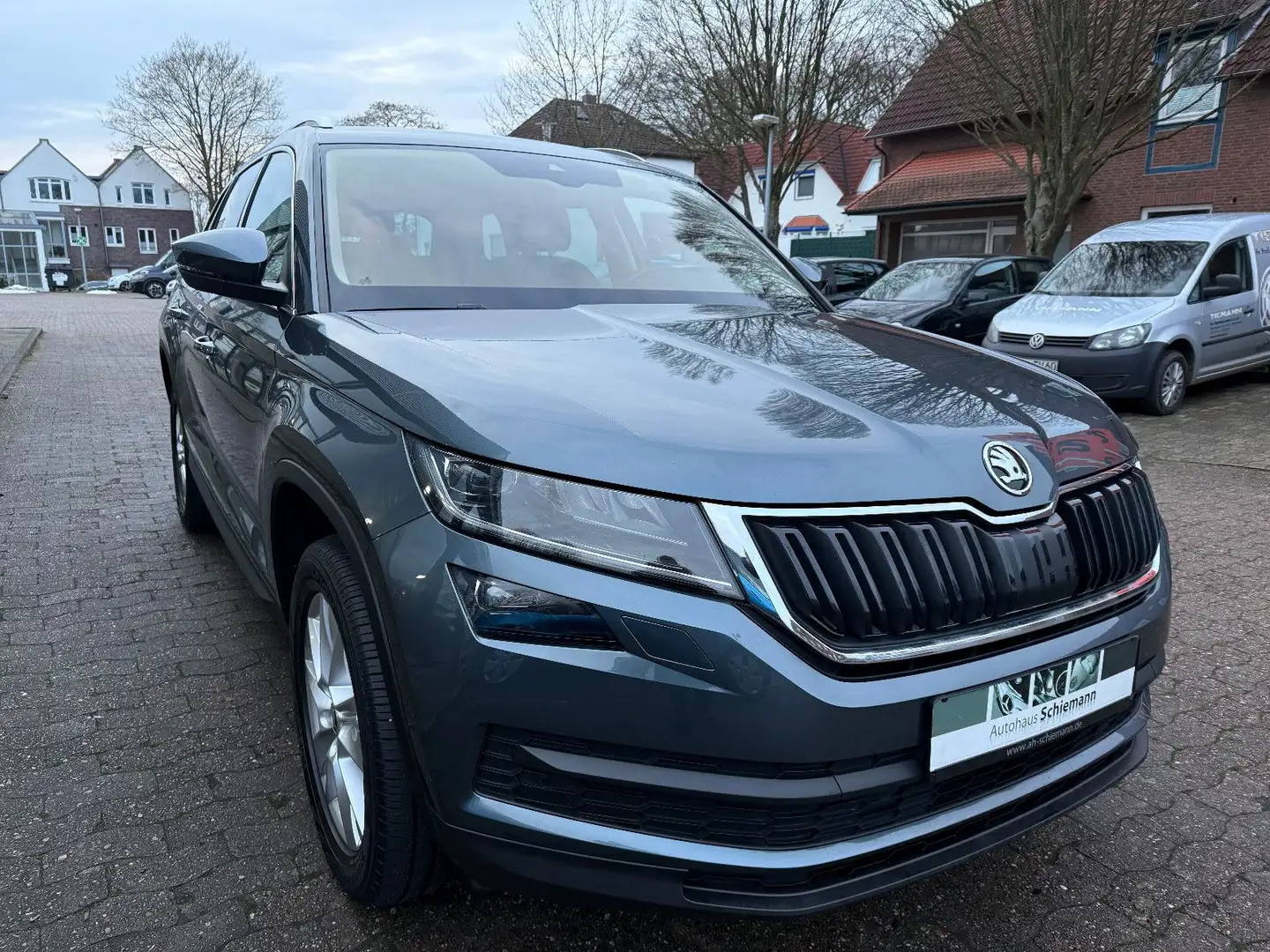 Skoda Kodiaq 2.0 TDI Style LED/PTD/CANTON/1.HD./MWST. Grau - 2