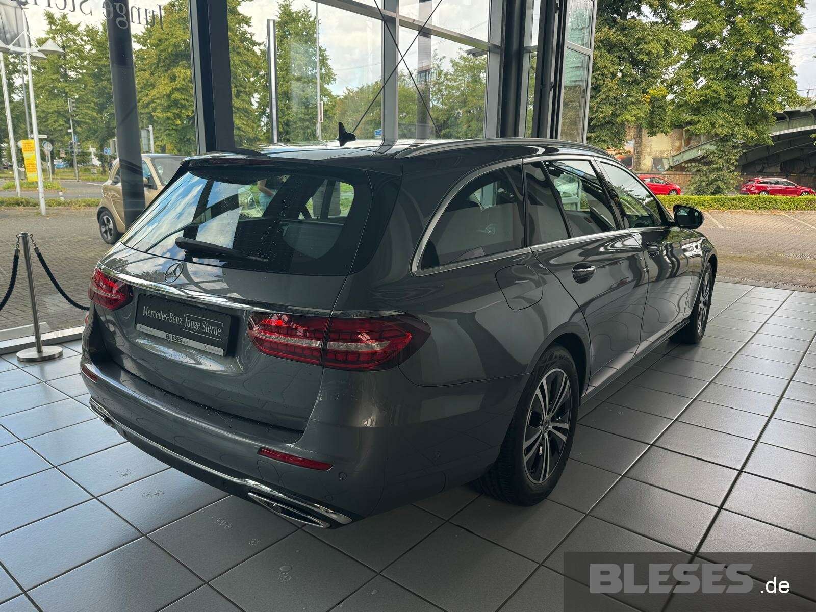 Mercedes-Benz E 220