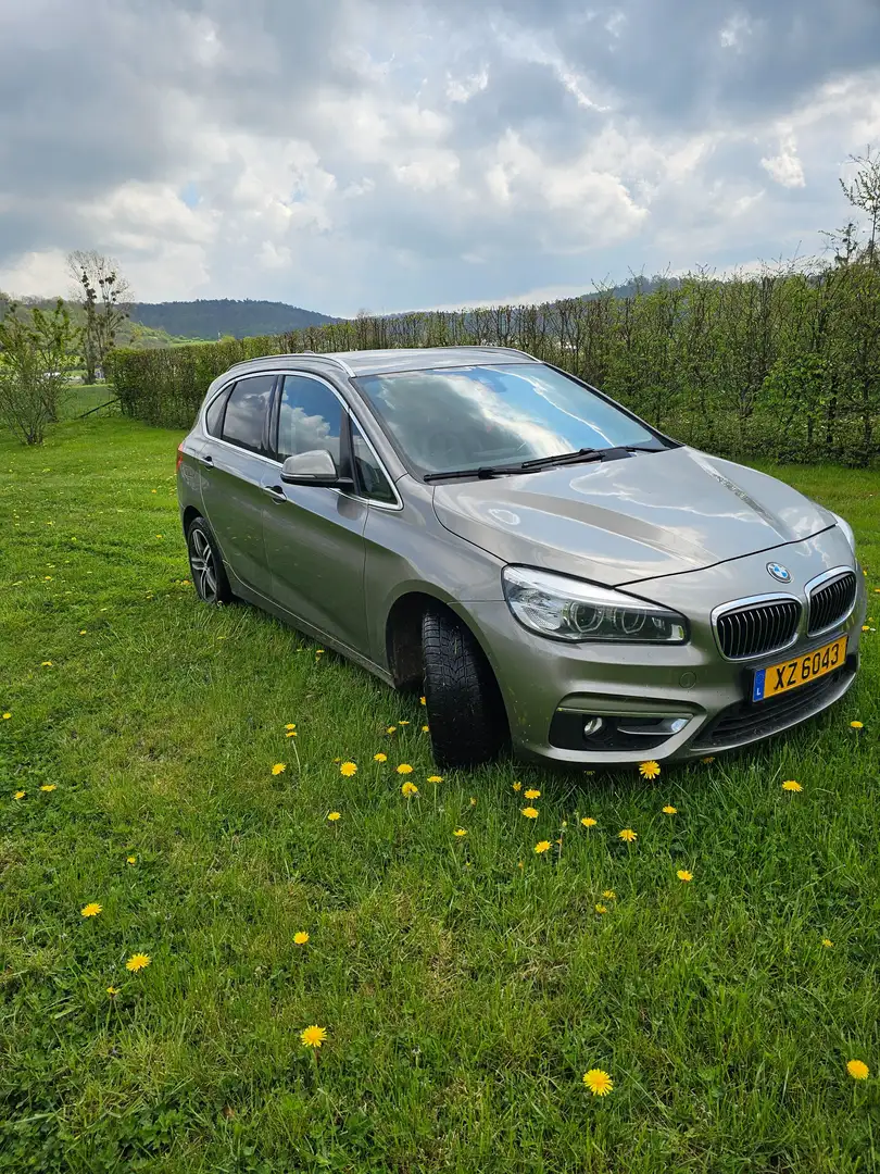 BMW 220 220d Active Tourer xDrive Aut. Šedá - 1