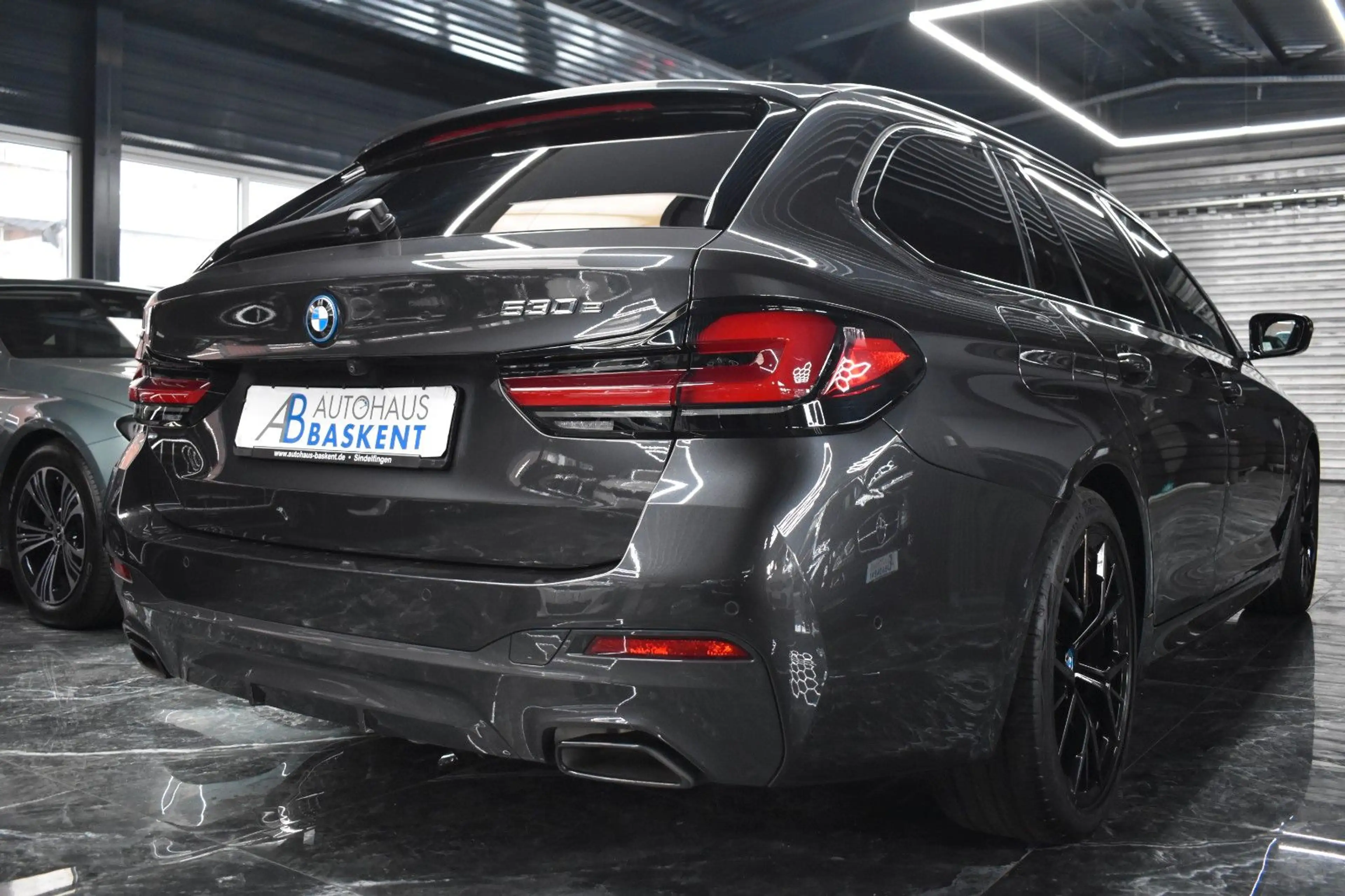 BMW 530 e Touring M SPORT*AHK*HEAD-UP*KAMERA*LASER* — photo 6