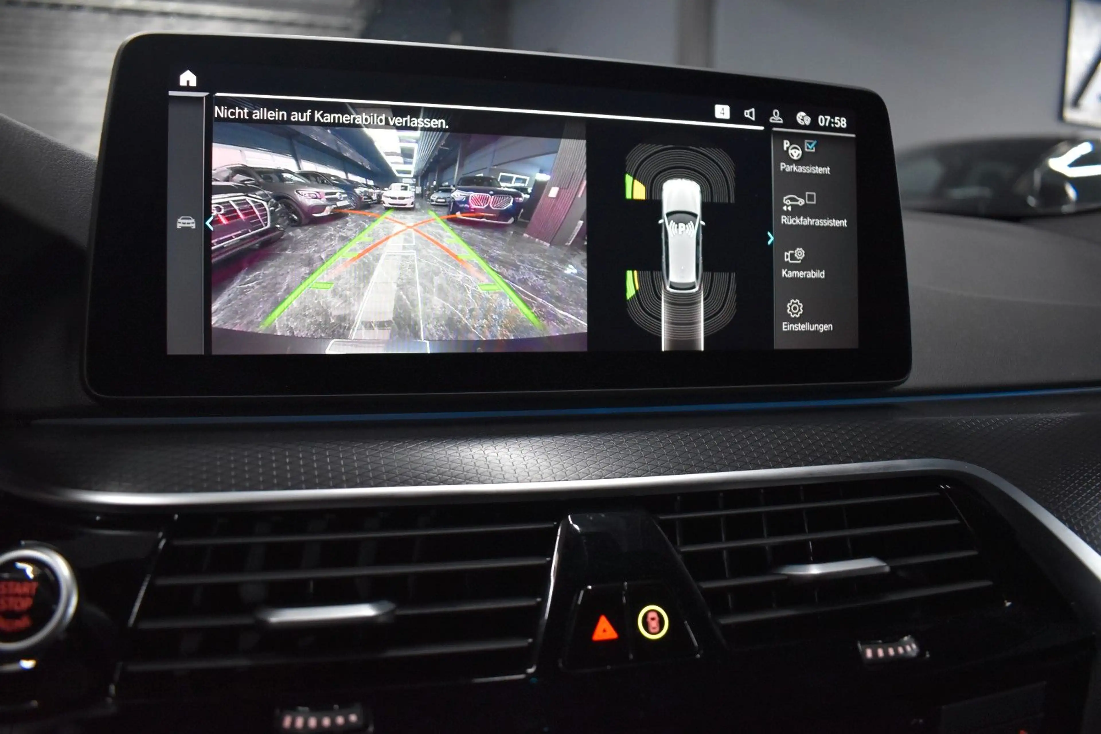 BMW 530 e Touring M SPORT*AHK*HEAD-UP*KAMERA*LASER* — photo 4