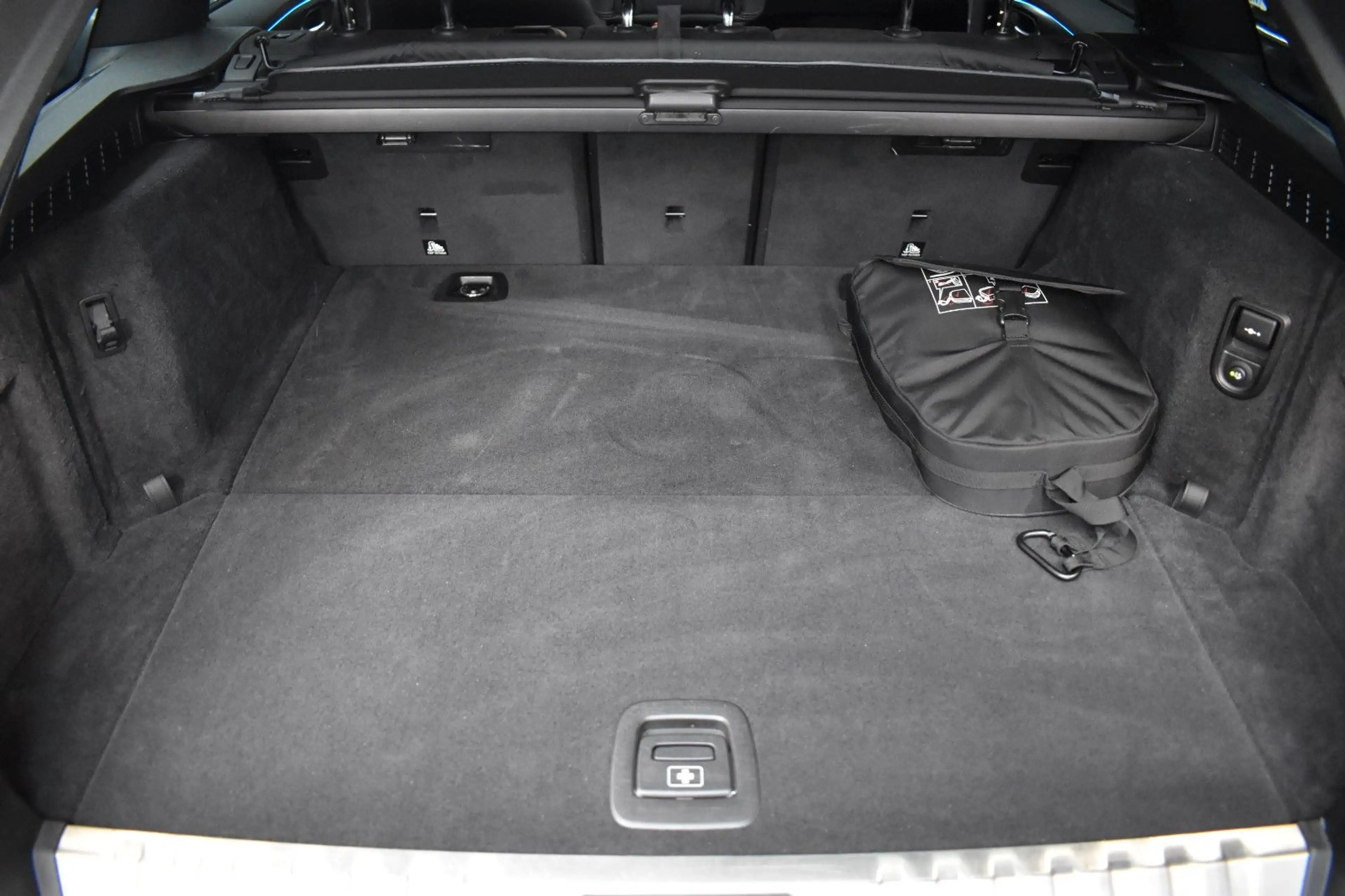 BMW 530 e Touring M SPORT*AHK*HEAD-UP*KAMERA*LASER* — photo 10