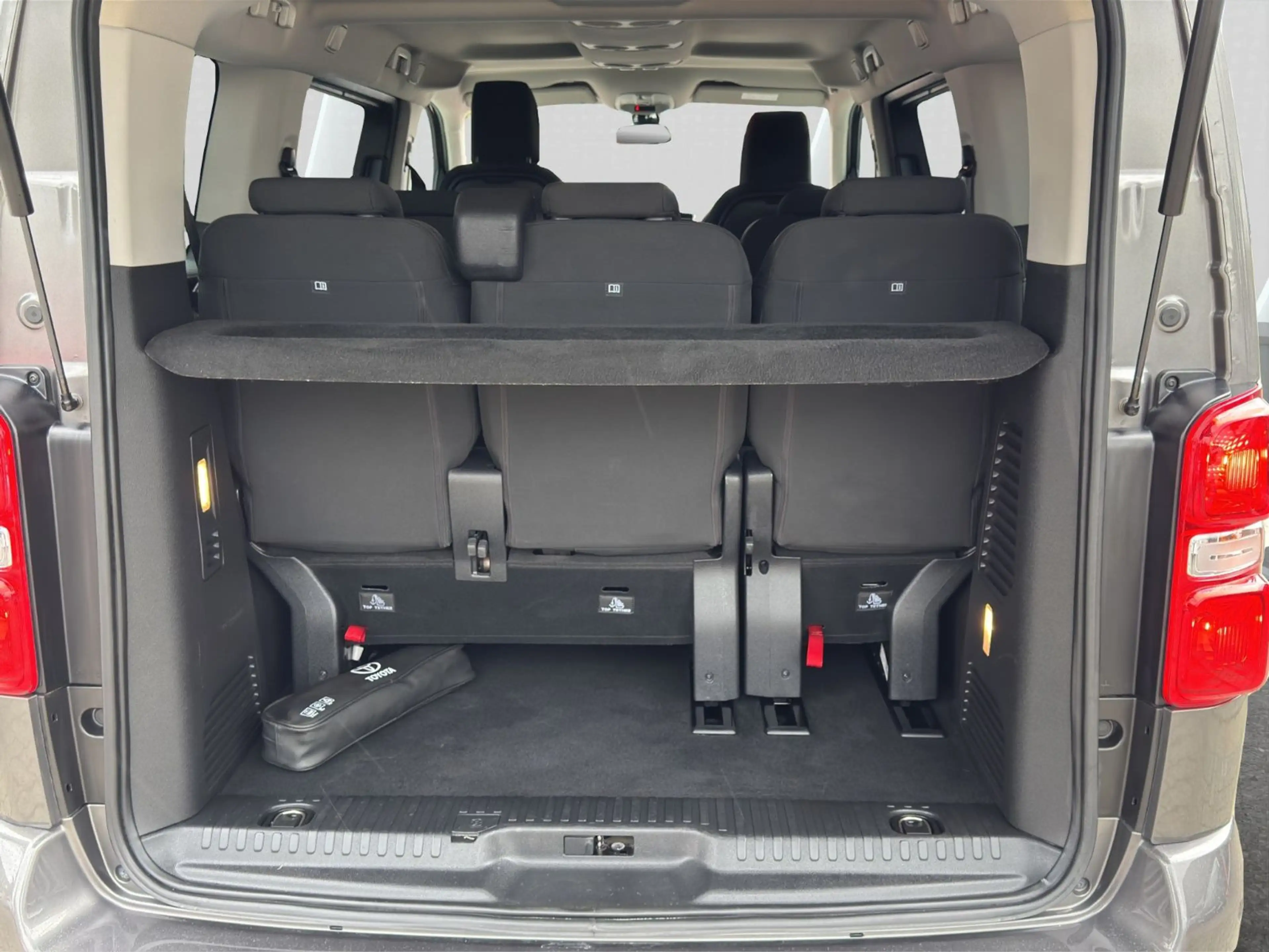 Toyota Proace Verso 2.0 D-4D Automatik L1 (M)  Team D — photo 12