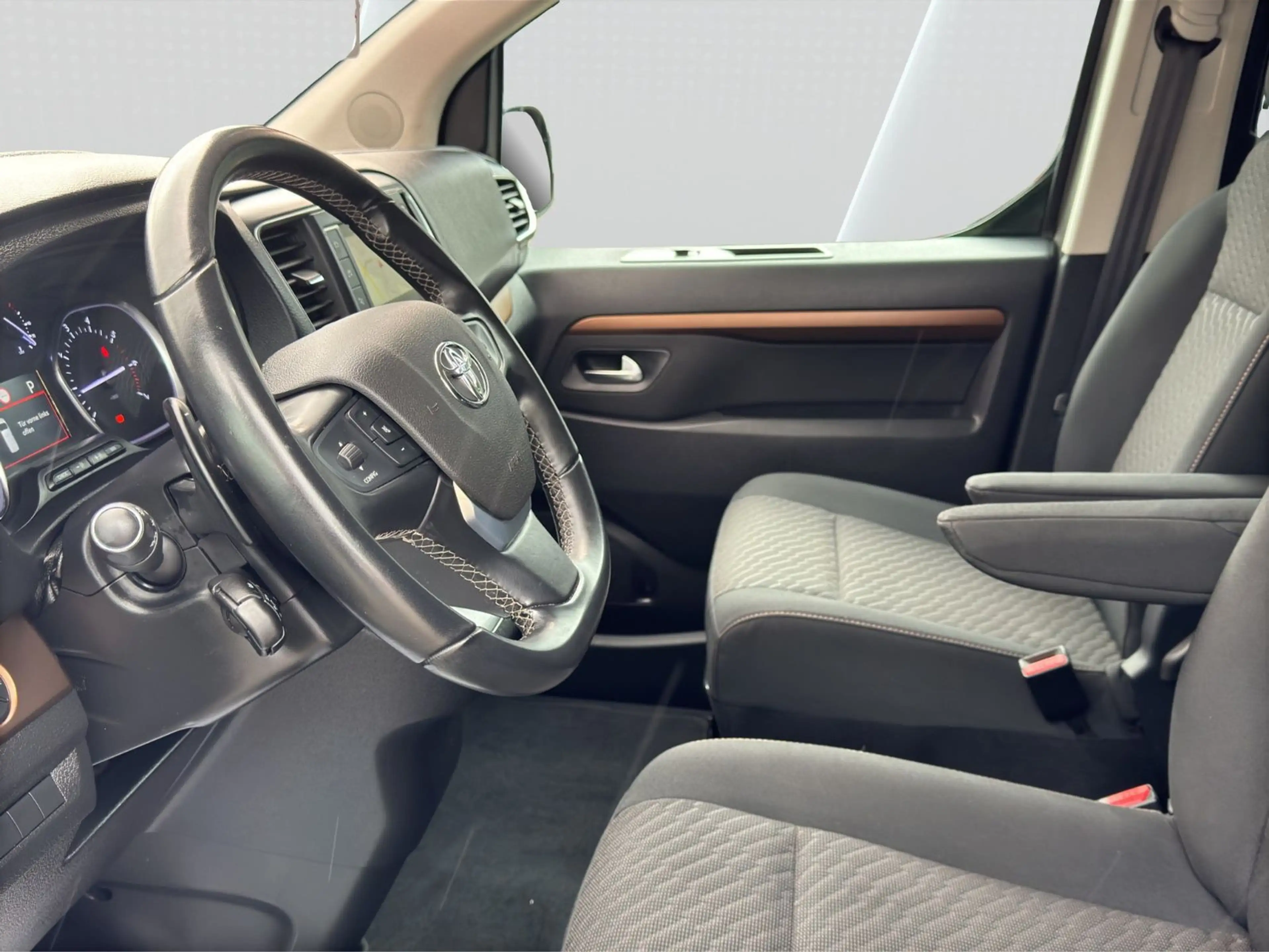 Toyota Proace Verso 2.0 D-4D Automatik L1 (M)  Team D — photo 19