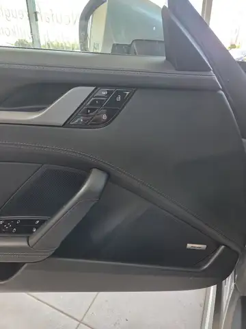Porsche 911 view 14