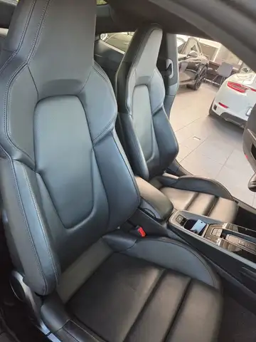 Porsche 911 view 11