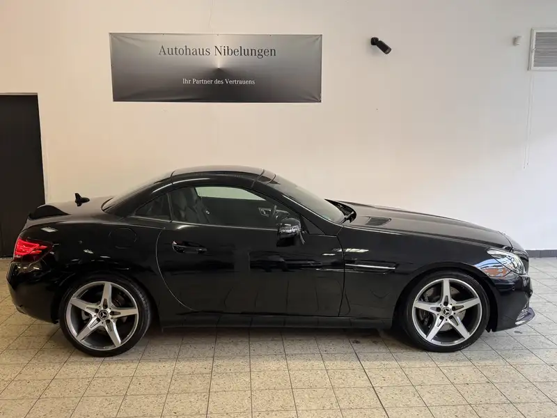 Annonce voiture d'occasion Mercedes-Benz SLC 300 - CARADIZE