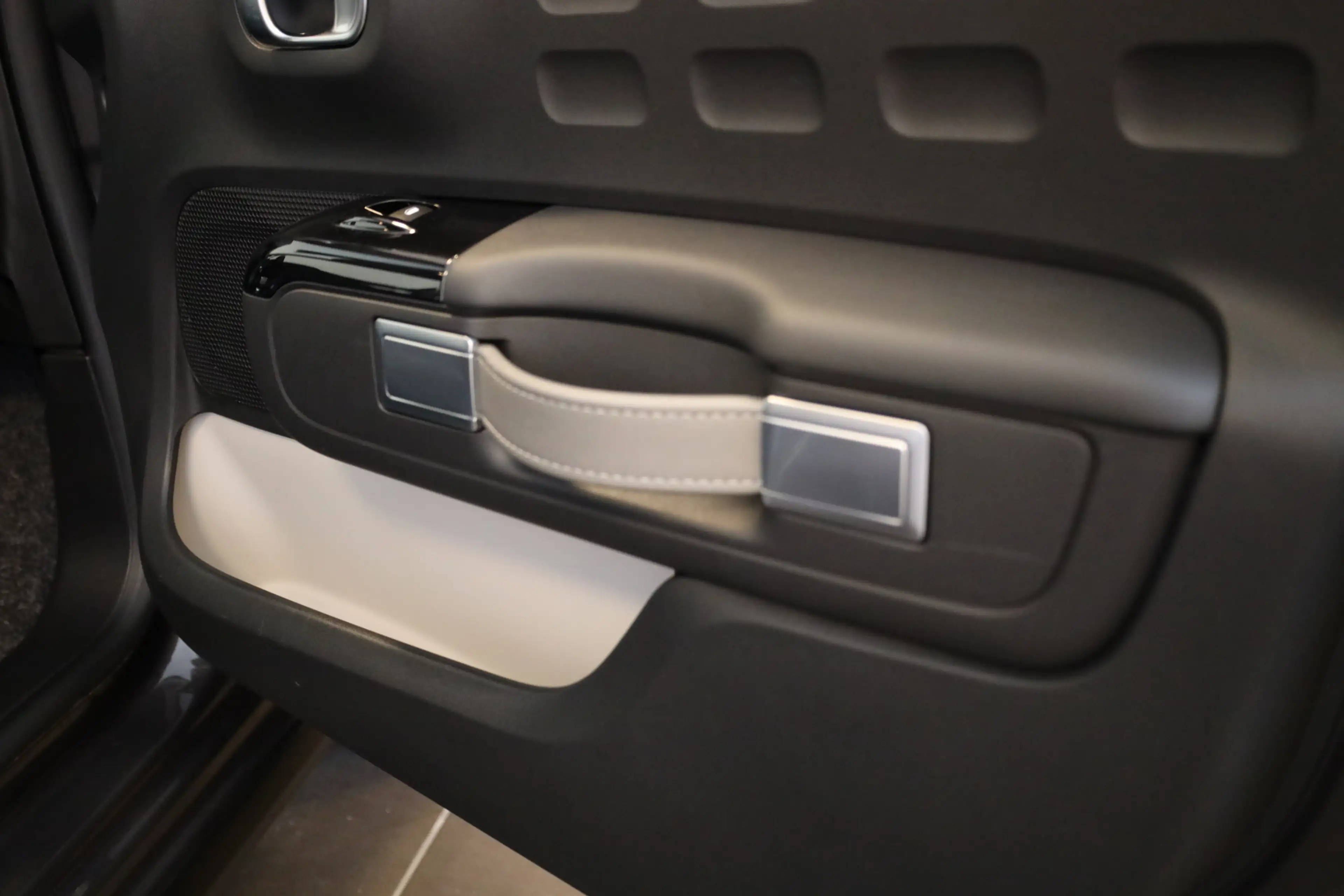 Citroen C3 PT 110 Shine Automaat-6 17" | Camera | Parkeersens — photo 9