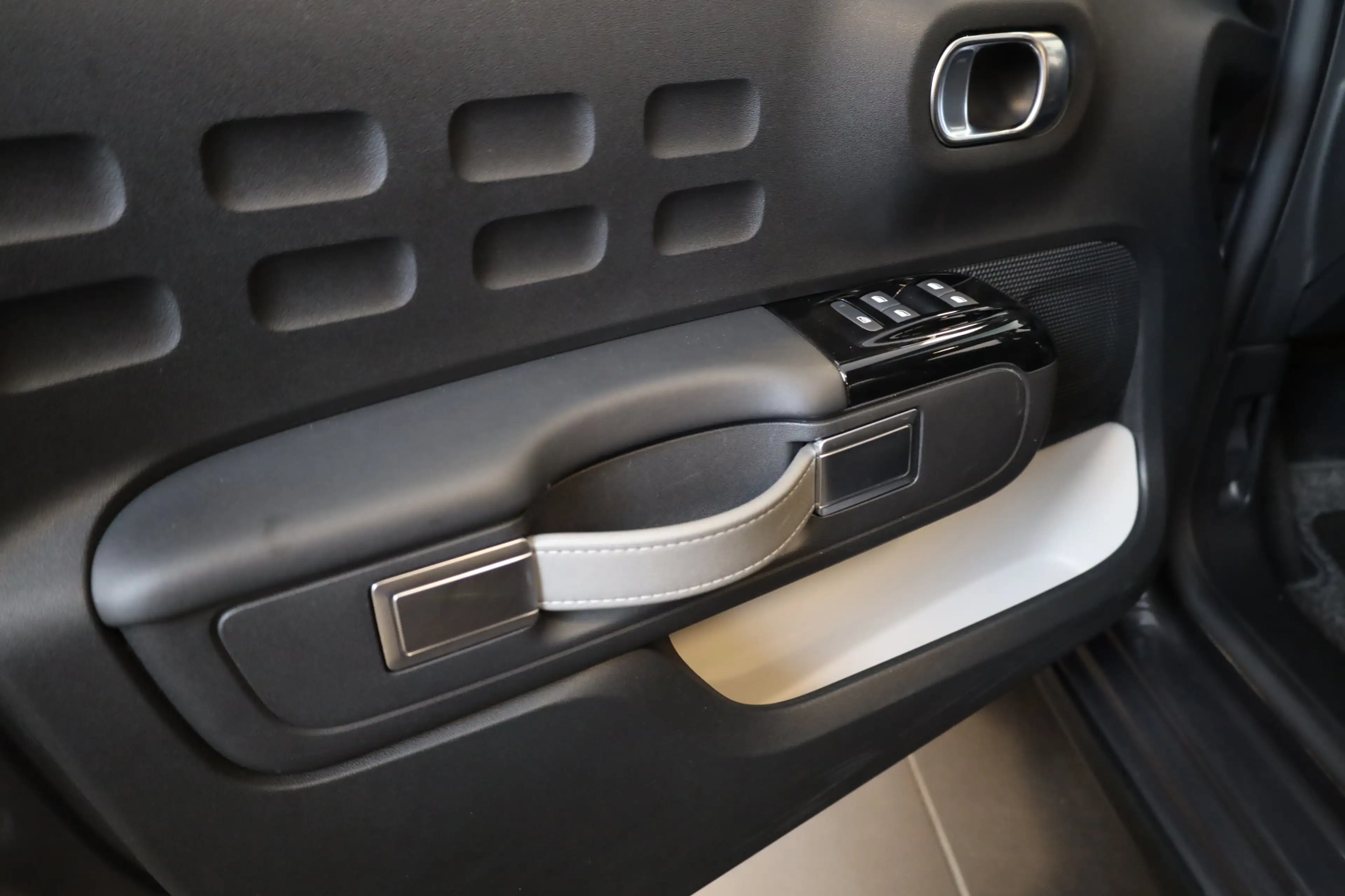 Citroen C3 PT 110 Shine Automaat-6 17" | Camera | Parkeersens — photo 19