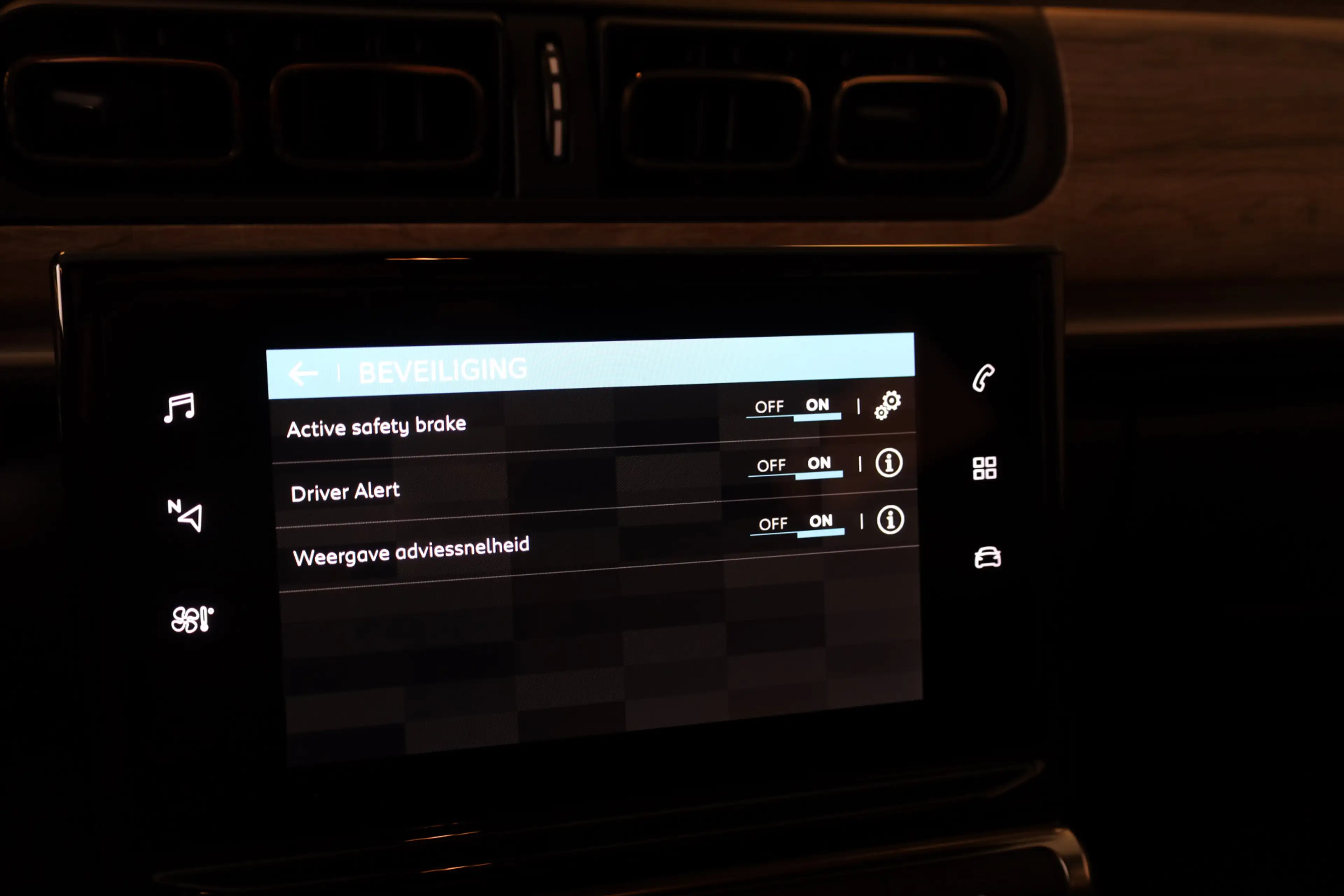 Citroen C3 PT 110 Shine Automaat-6 17" | Camera | Parkeersens — photo 30