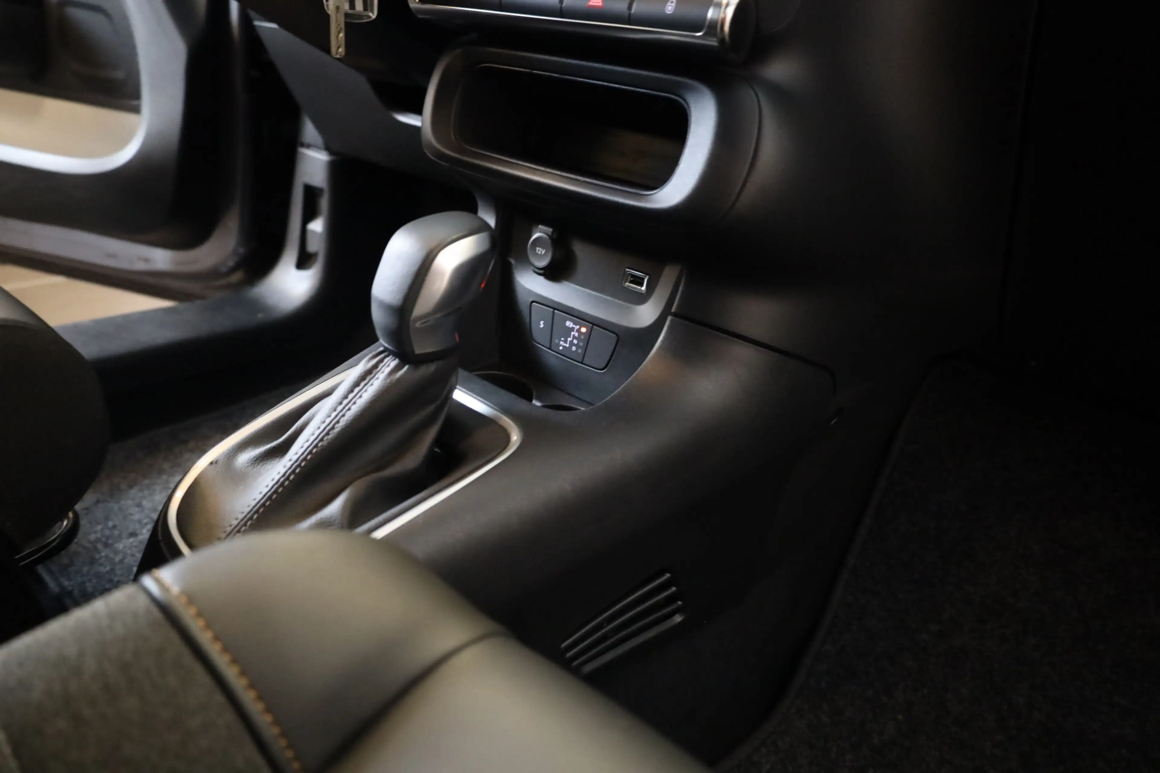 Citroen C3 PT 110 Shine Automaat-6 17" | Camera | Parkeersens — photo 33