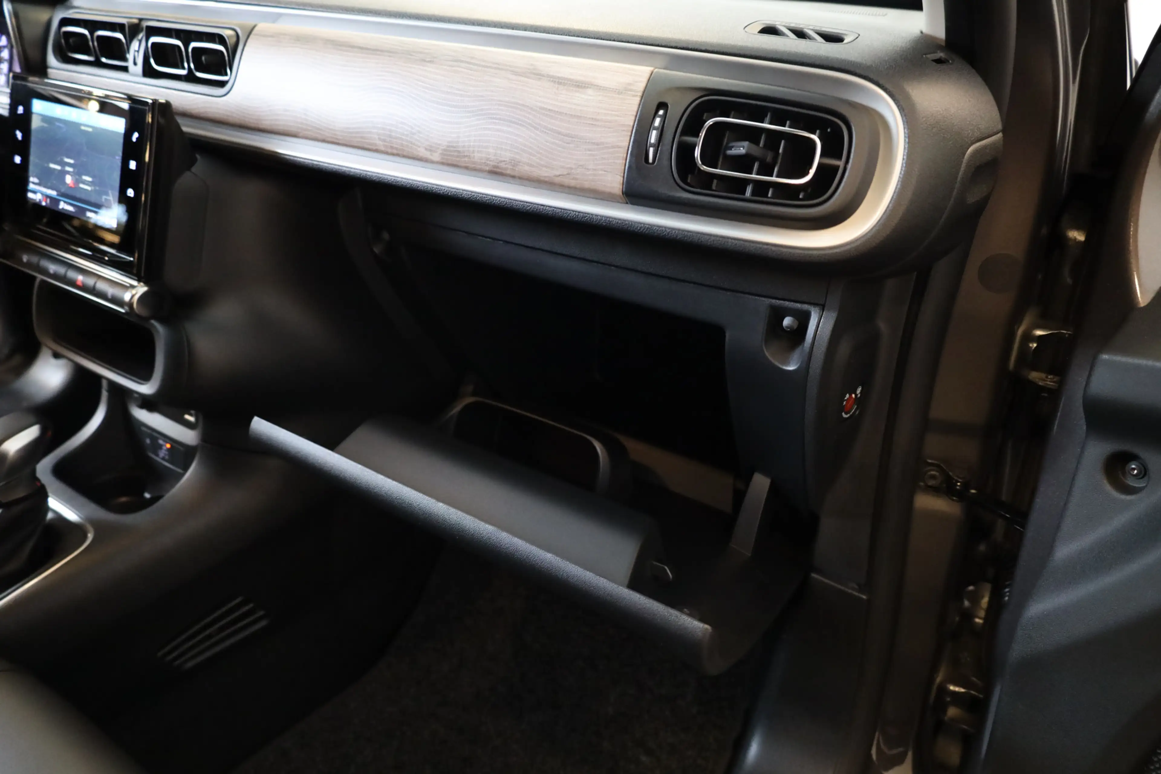 Citroen C3 PT 110 Shine Automaat-6 17" | Camera | Parkeersens — photo 34