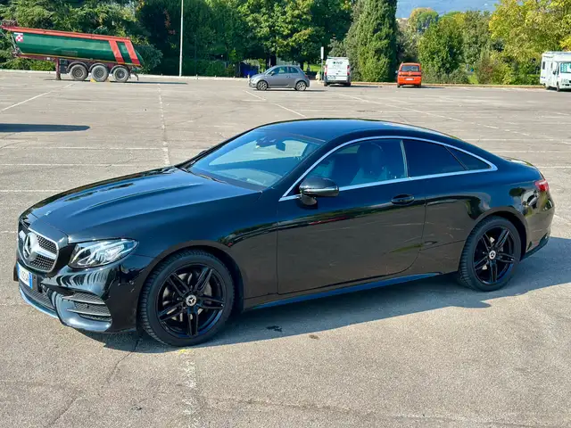Mercedes-Benz E 220 Classe E - C238 Coupe Coupe d AMG Line 4matic auto
