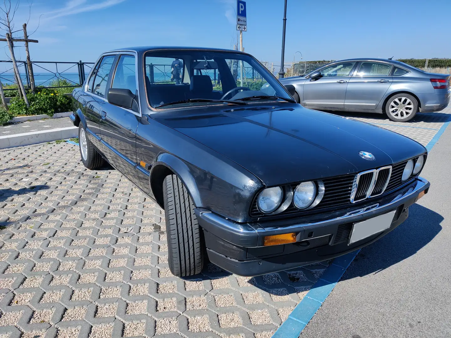 BMW 320 320i 4p Grey - 1