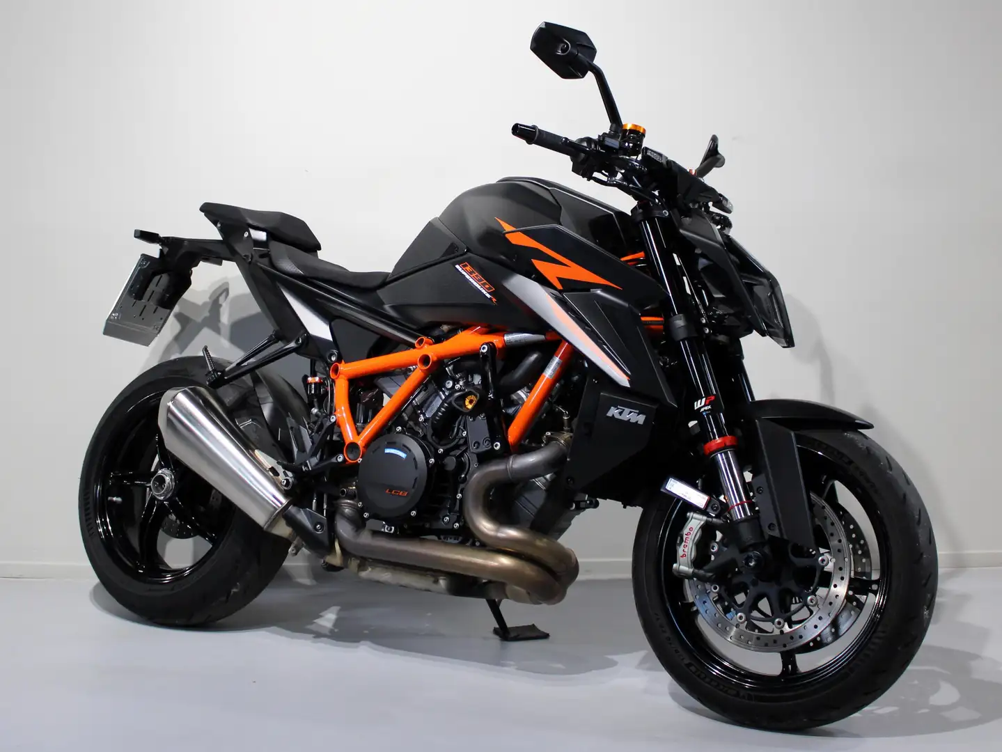 KTM 1390 Super Duke R - 2
