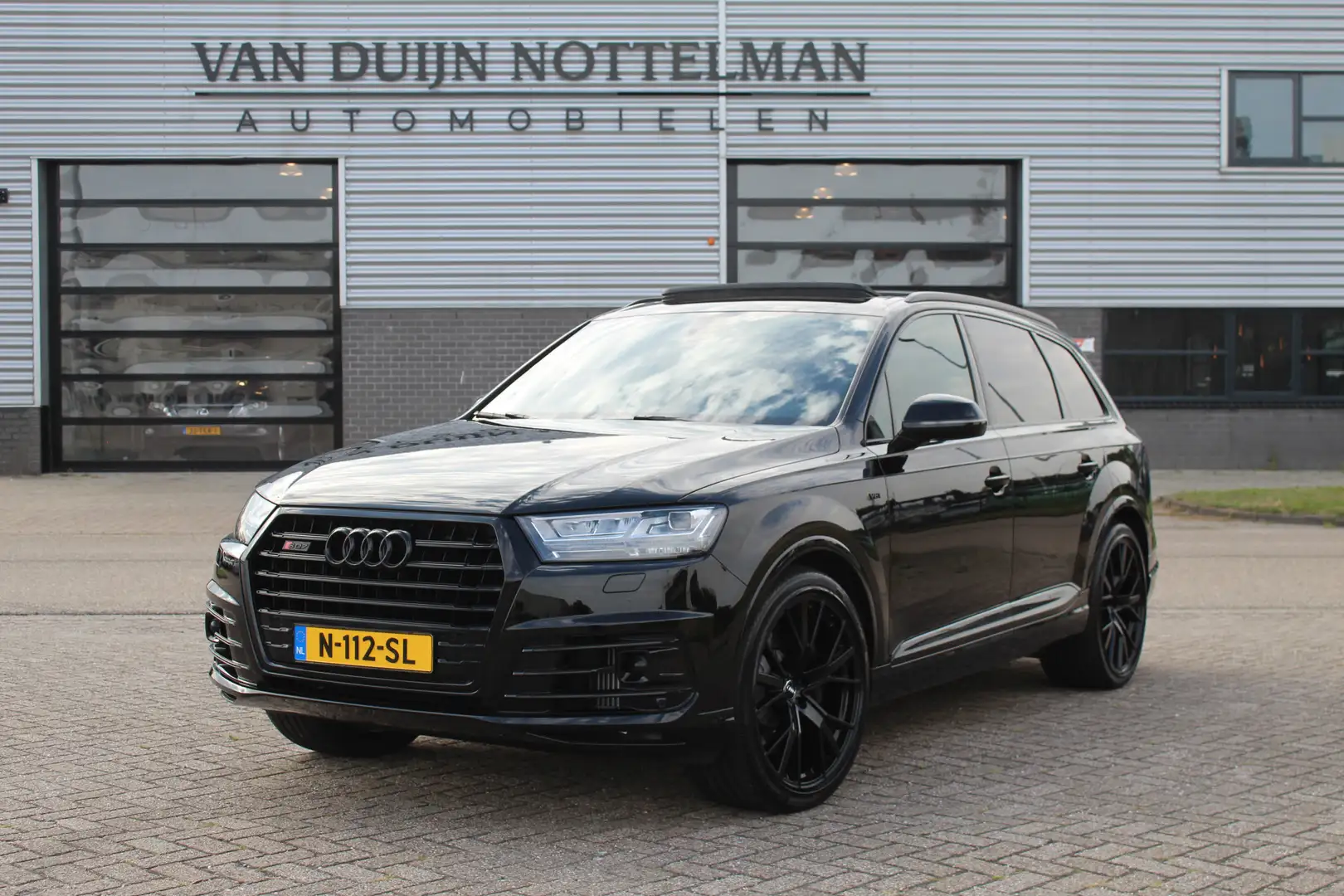 Audi Q7 4.0 TDI SQ7 Quattro 435 PK / Carplay / Panoramadak Zwart - 1