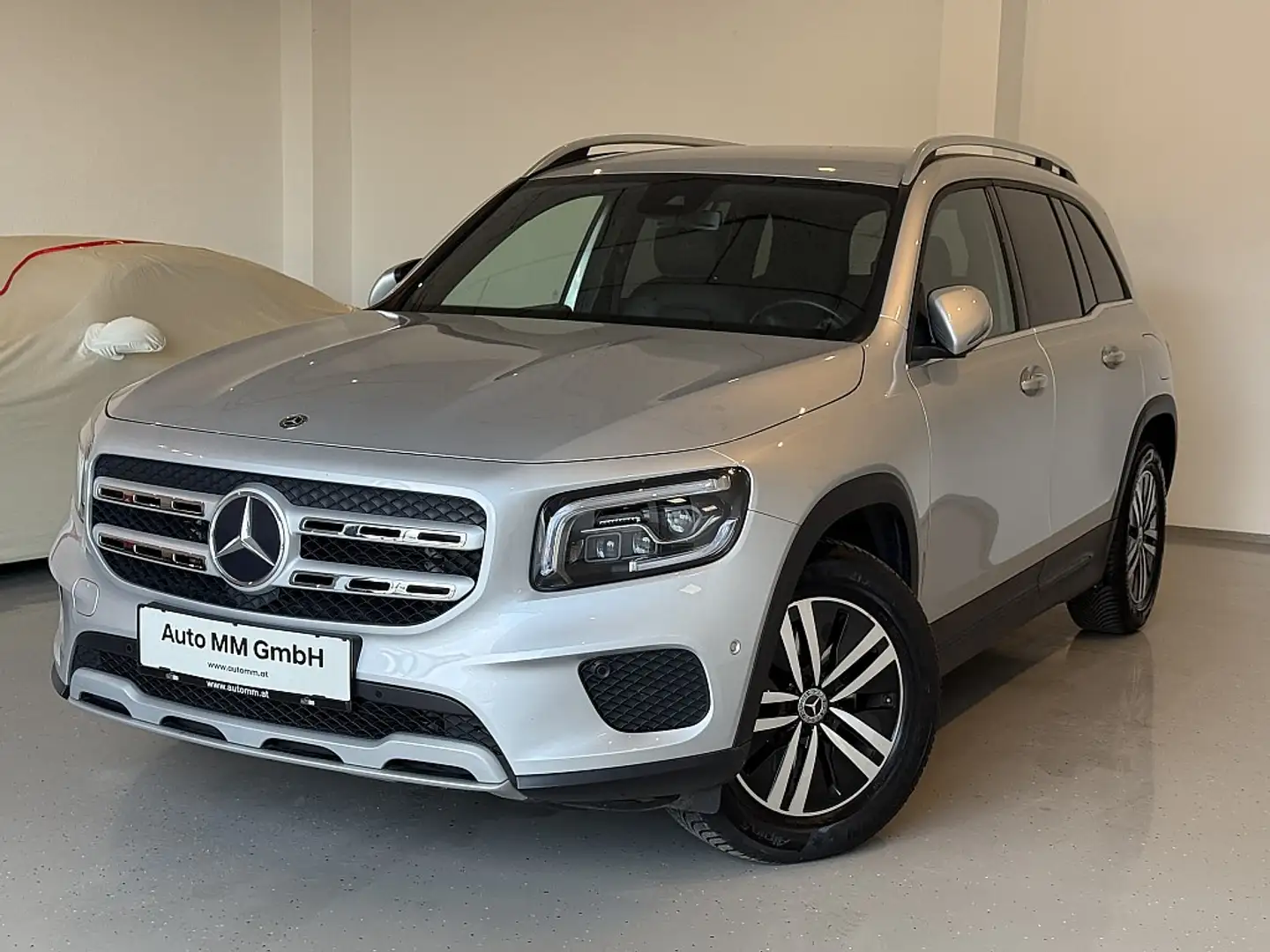 Mercedes-Benz GLB 200 d 4MATIC Aut. Grijs - 1
