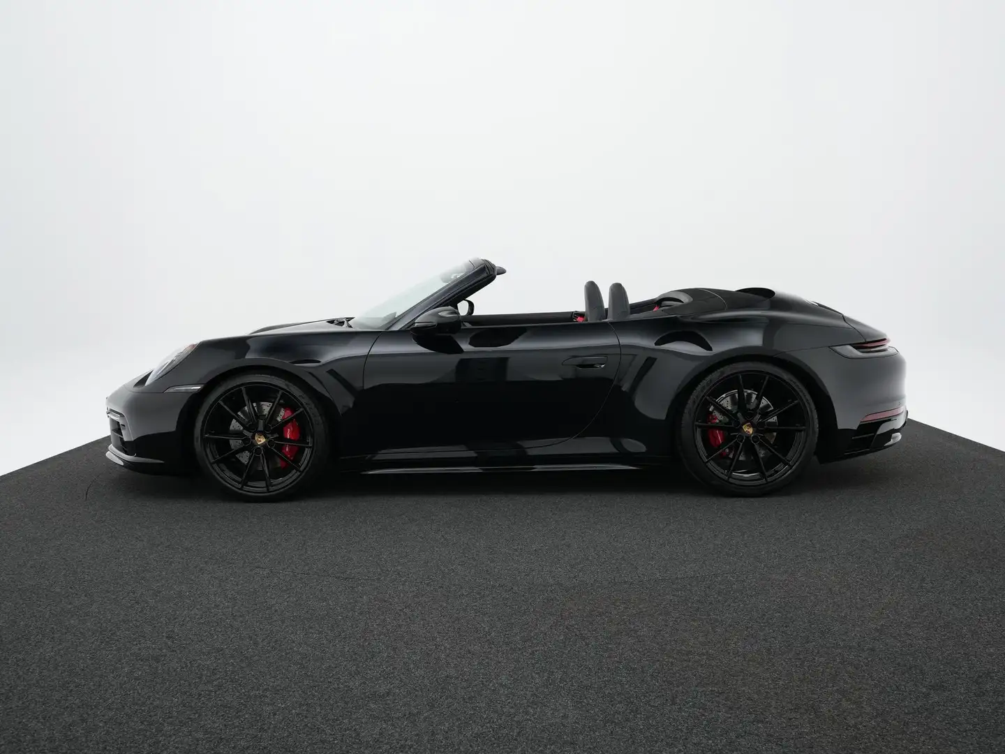 Porsche 992 Carrera 4S Cabriolet Zwart - 2