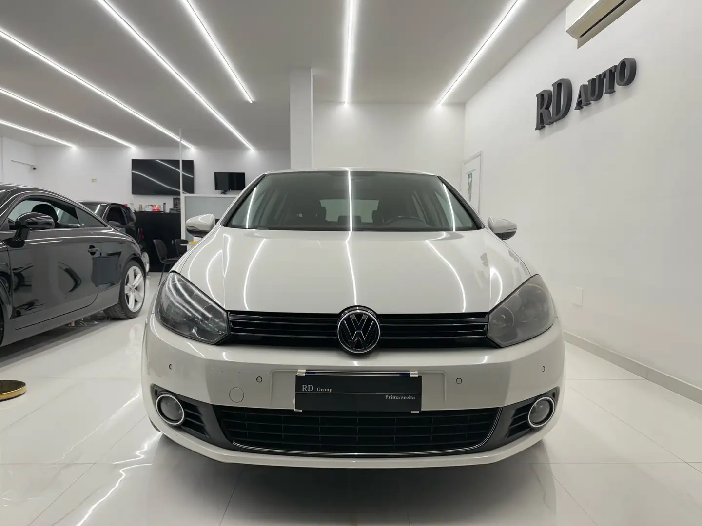 Volkswagen Golf 6 5P 1.6 tdi DSG Highline Automatica okneopatentat Bianco - 2