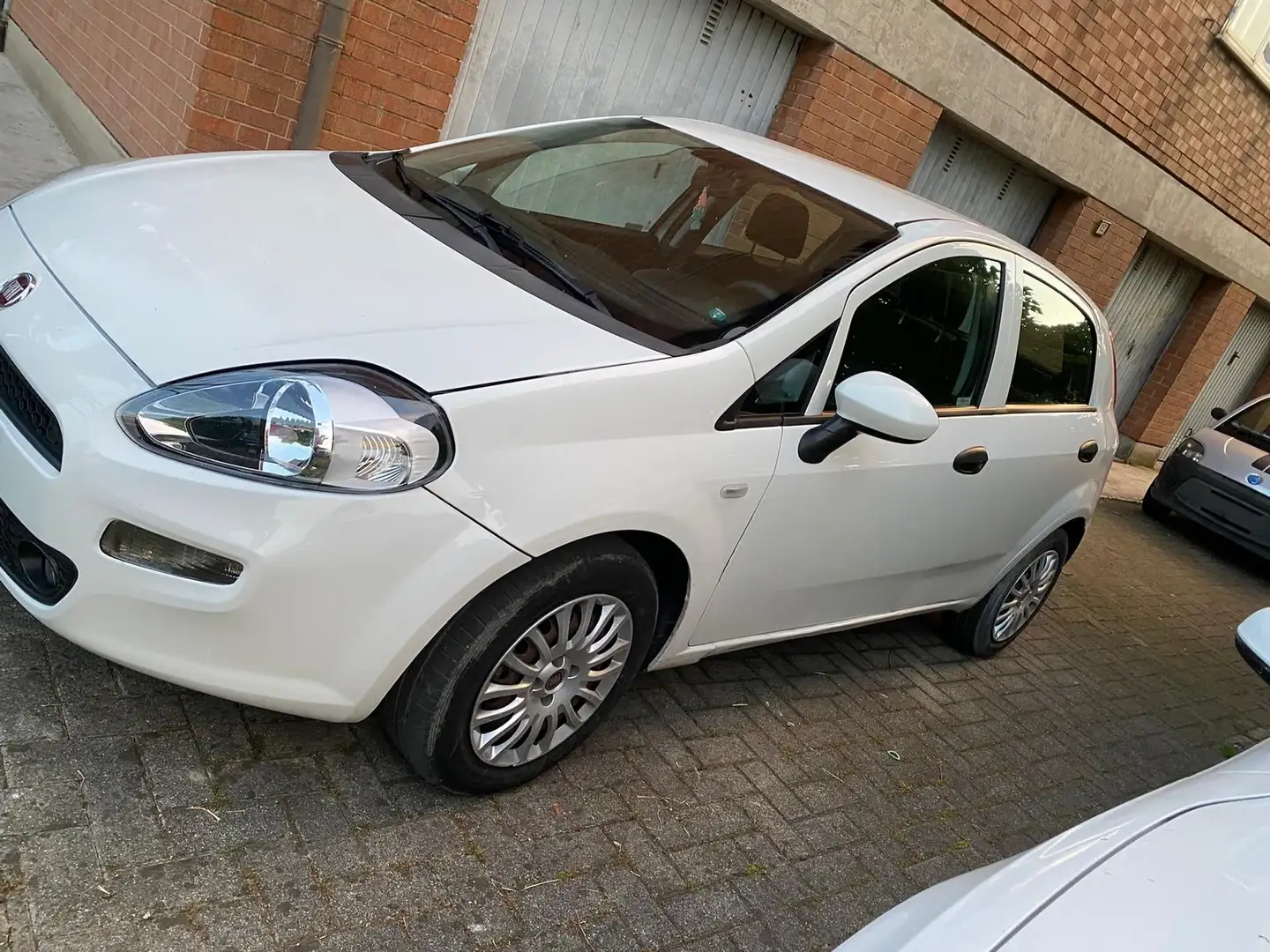 Fiat Punto Punto III 2012 5p 1.2 Lounge E6 Blanc - 1