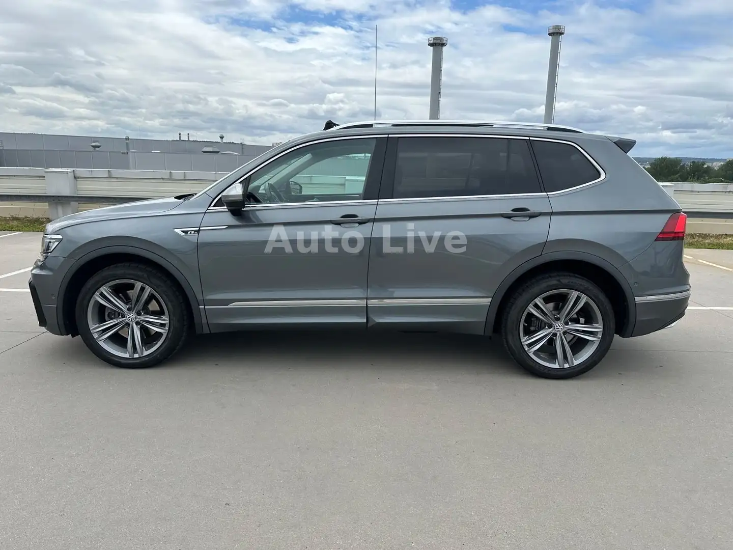 Volkswagen Tiguan Allspace 2.0 TDI DSG*4M*R LINE*7 STZE*VOL Grey - 2
