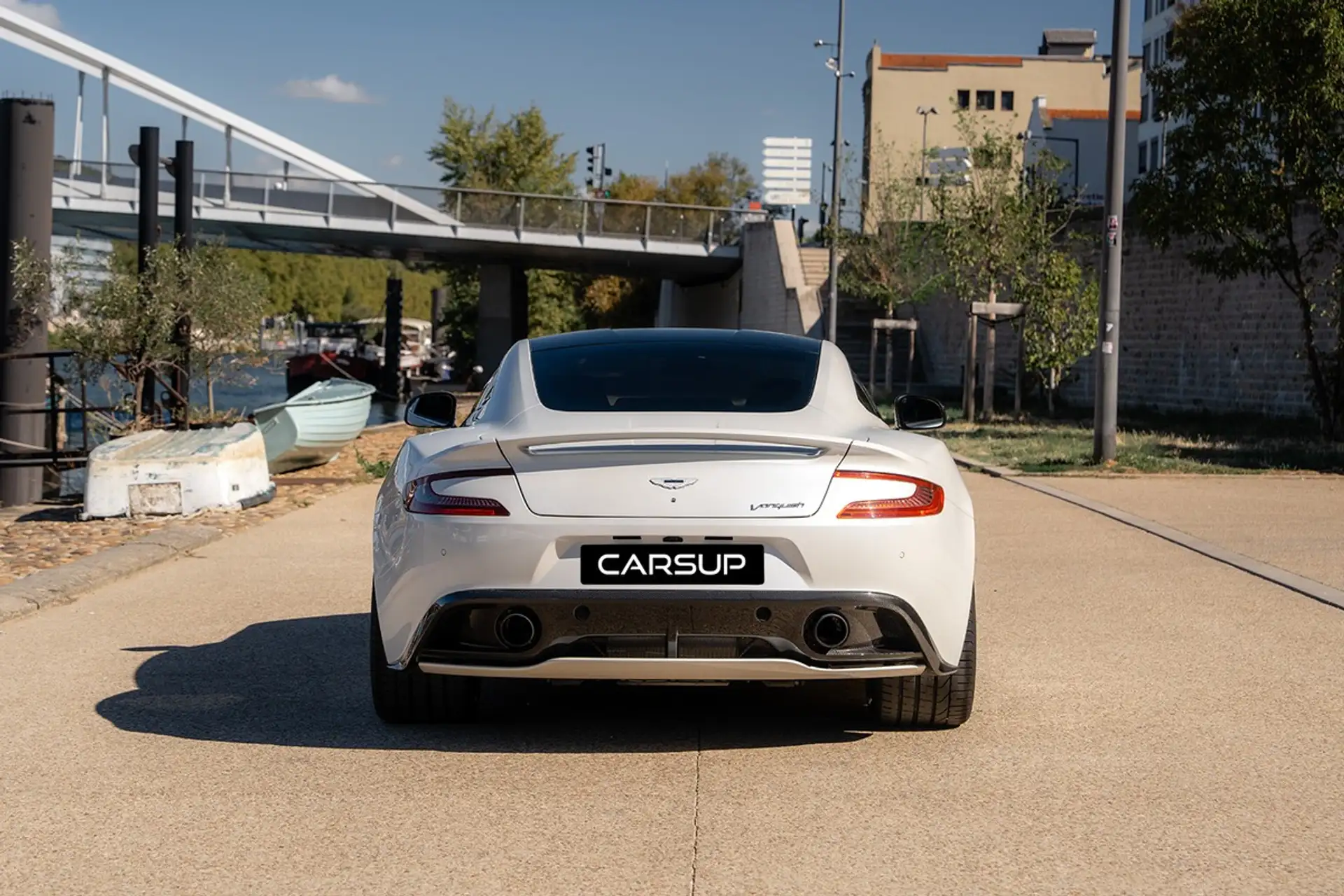애스턴마틴 뱅퀴시 Coupe 2015 흰색 사진 4