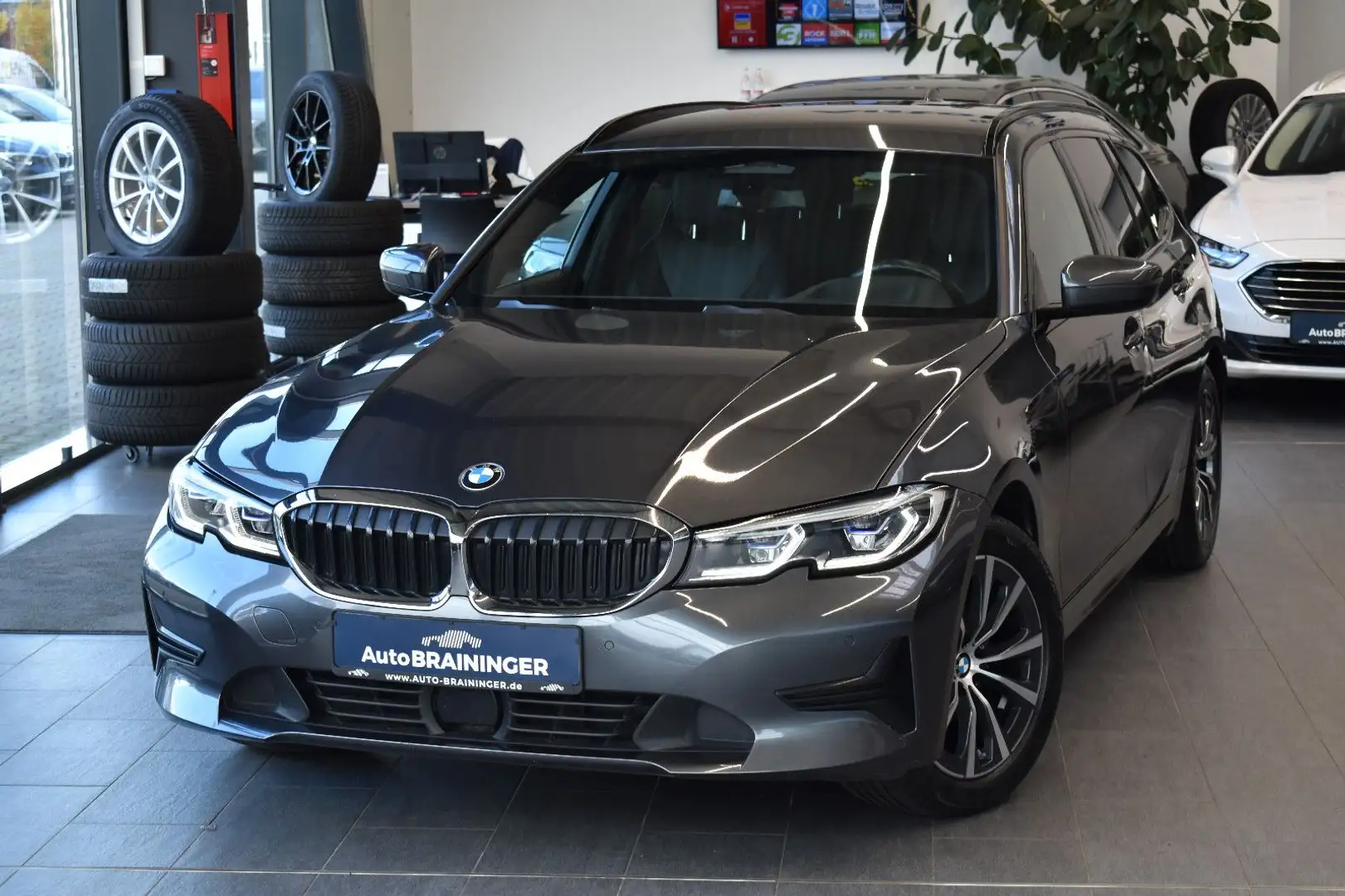 BMW 320 d Touring Aut. Advantage Laser~HUD~ACC~LiveCo Gris - 1