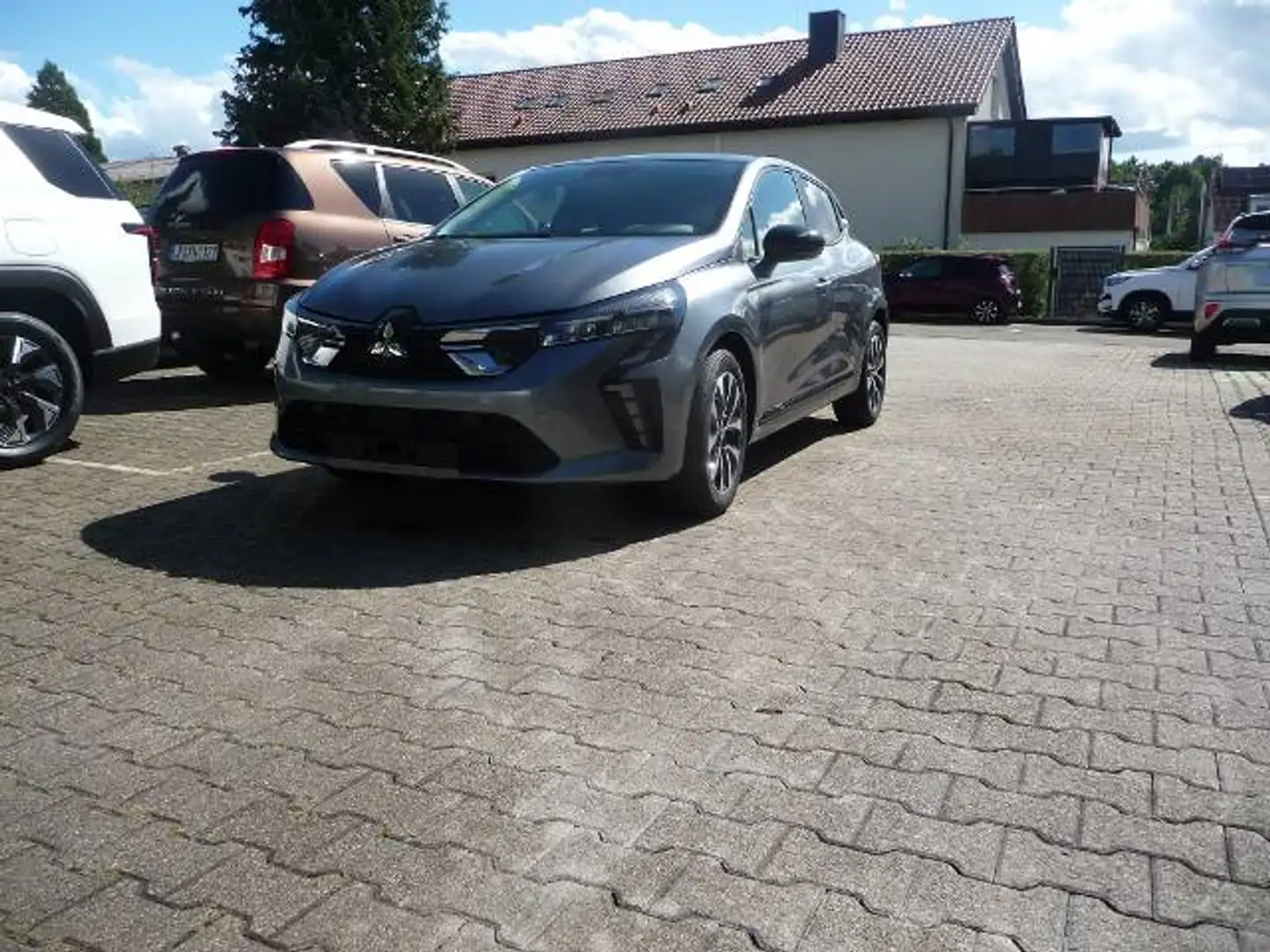 Mitsubishi Colt PLUS 1.0 T-Benziner 6-Gang Grau - 1