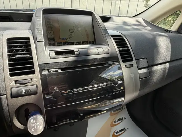 Toyota Prius view 18