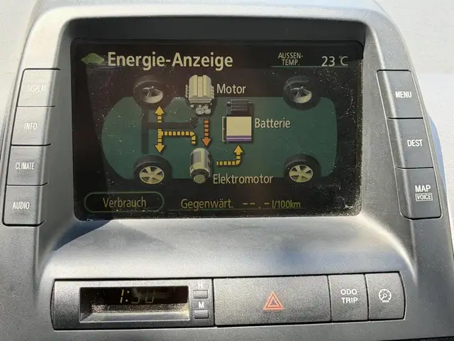 Toyota Prius view 10