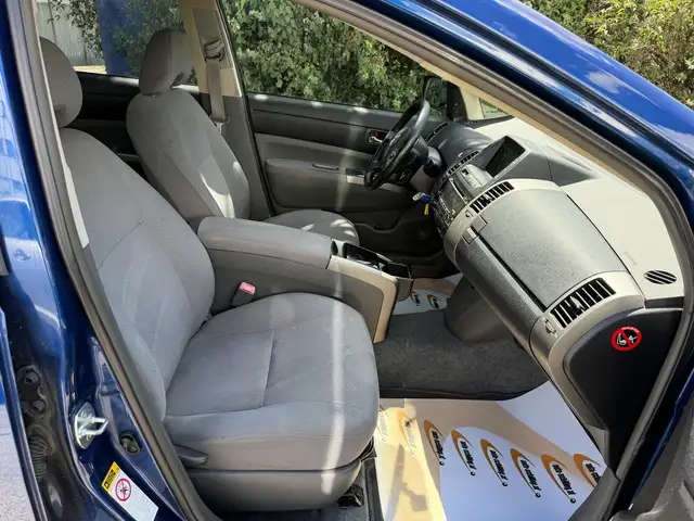 Toyota Prius view 13