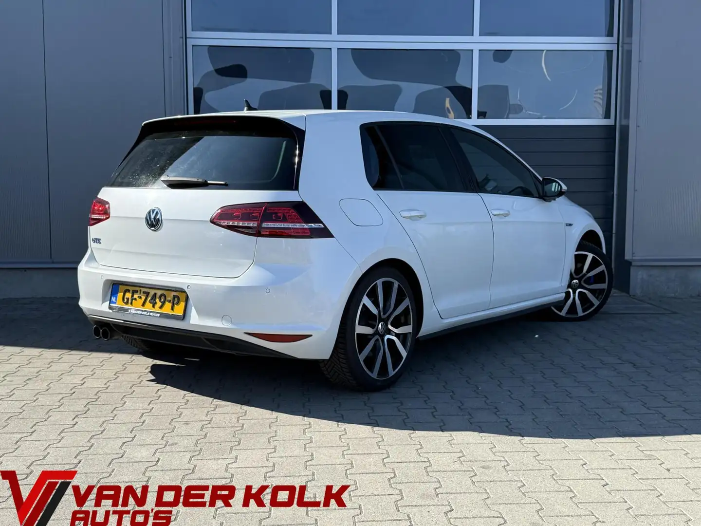 Volkswagen Golf GTE 1.4 TSI Navi Carplay Climate Cruise LED Biały - 2