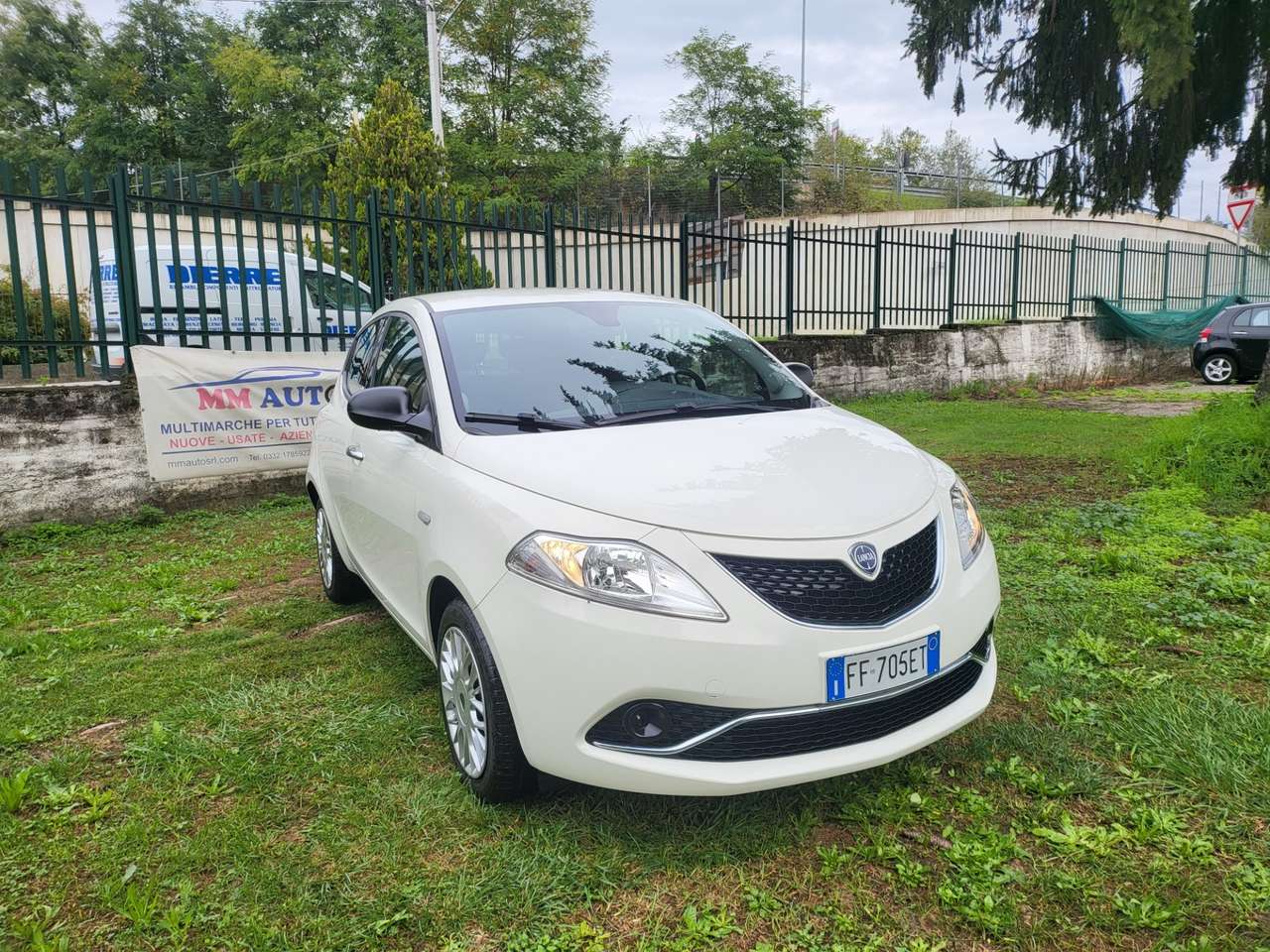 Lancia Ypsilon 1.2 69 CV 5 porte UNICO PROPRIETARIO OK NEOP.