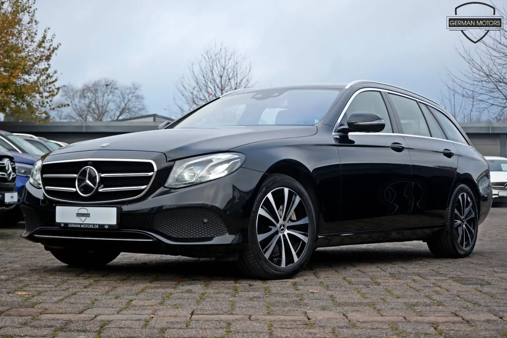 Mercedes-Benz E 400 d T 4Matic AIRMATIC|AHK|DISTR|360°|BURMEST Negro - 2