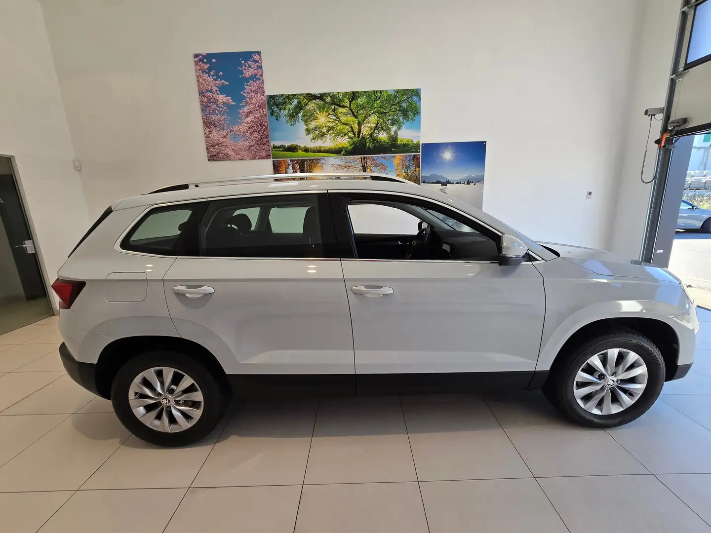 Skoda Karoq Ambition Weiß - 2