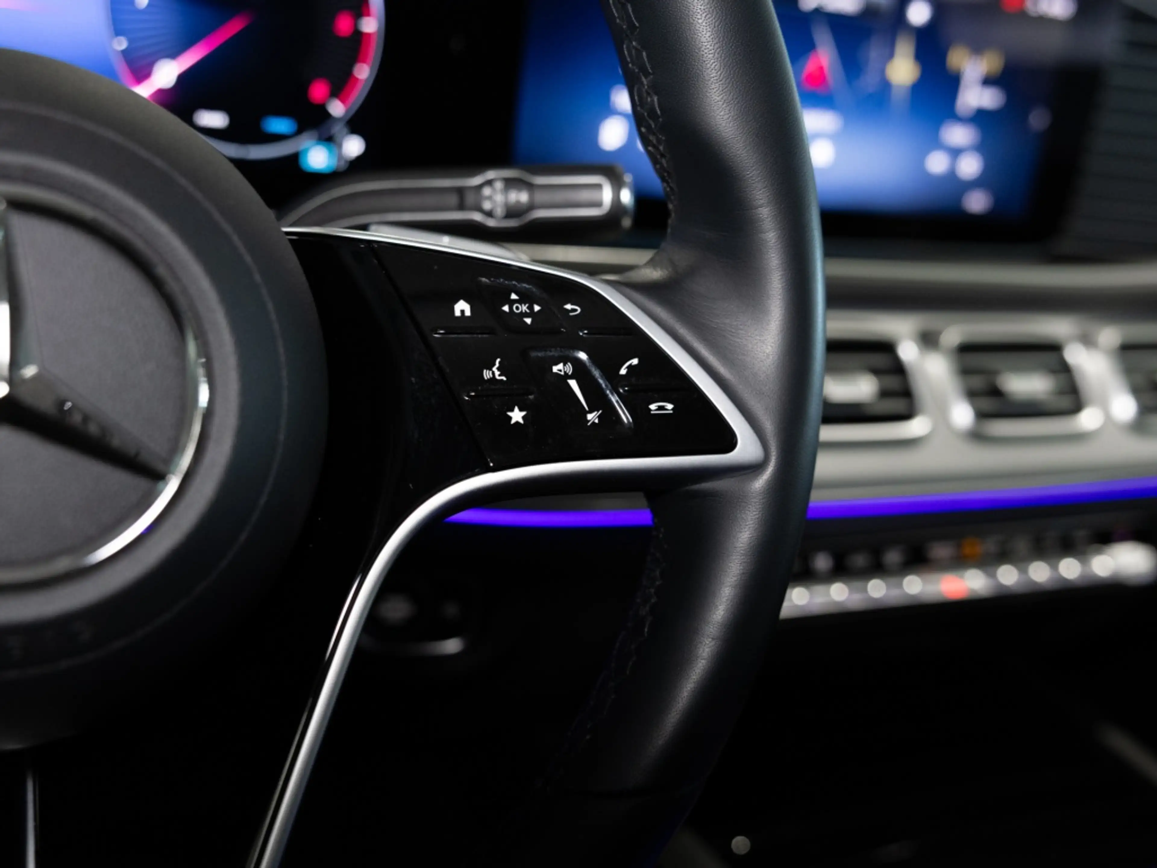 Mercedes-Benz GLE 300 d 4M , AMG BURM WIDE MEMO MULTI 360 AHK — photo 15