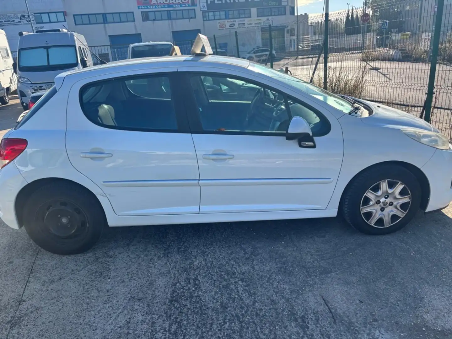 Peugeot 207 1.4 VTi 16v Confort Blanco - 1