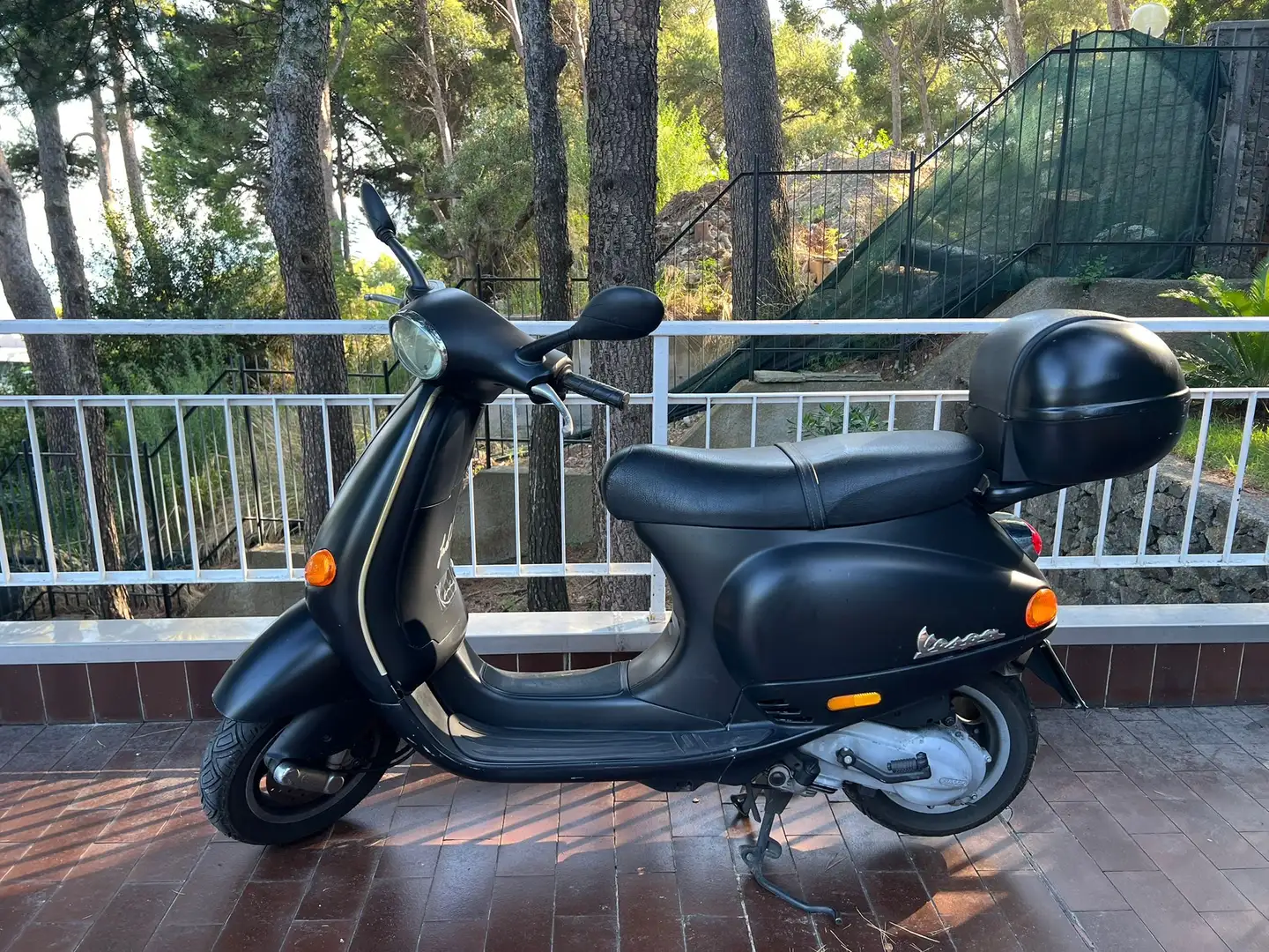 Vespa 125 Nero - 1