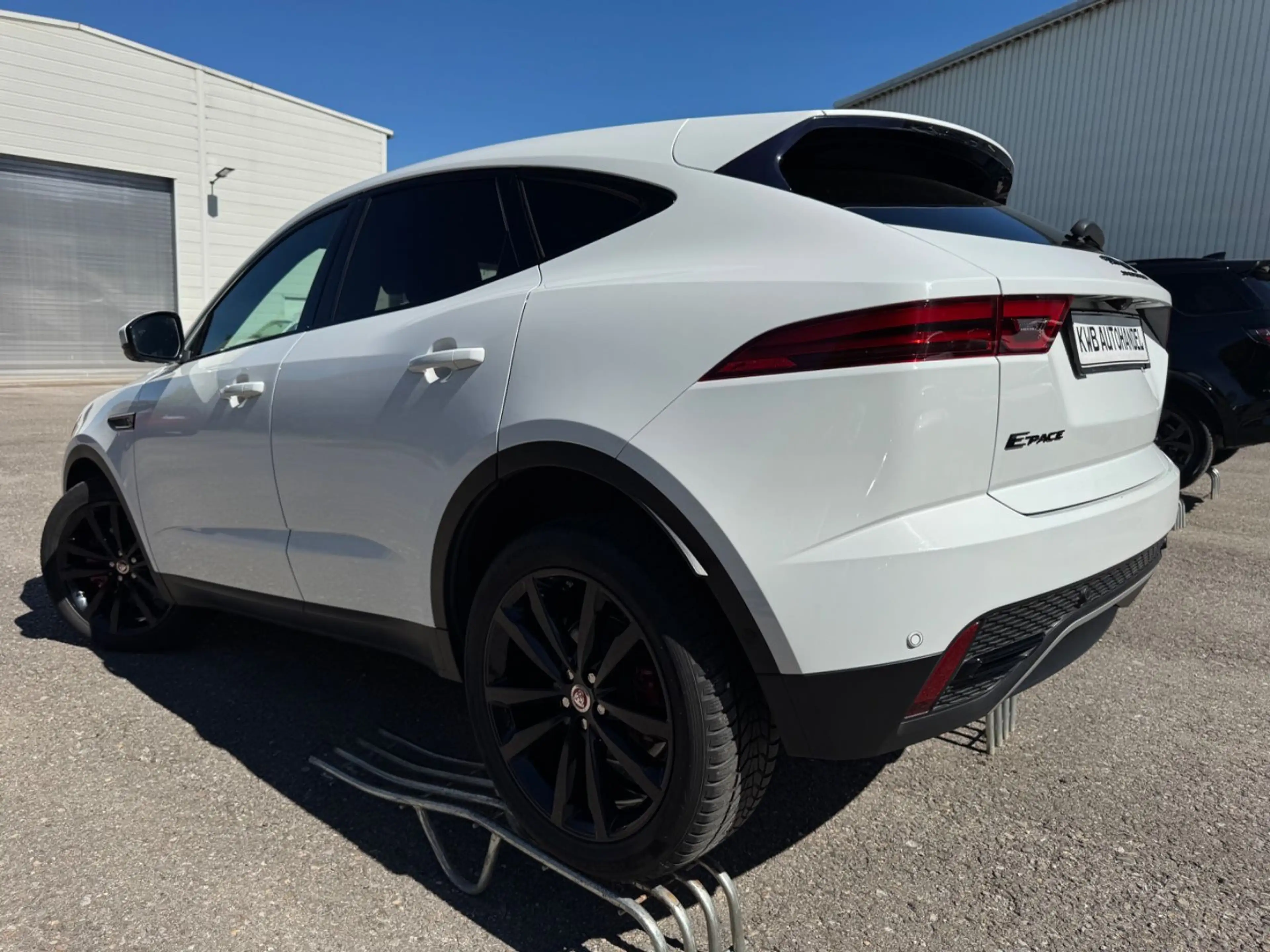 Jaguar E-Pace E-PACE SE AWD — photo 3