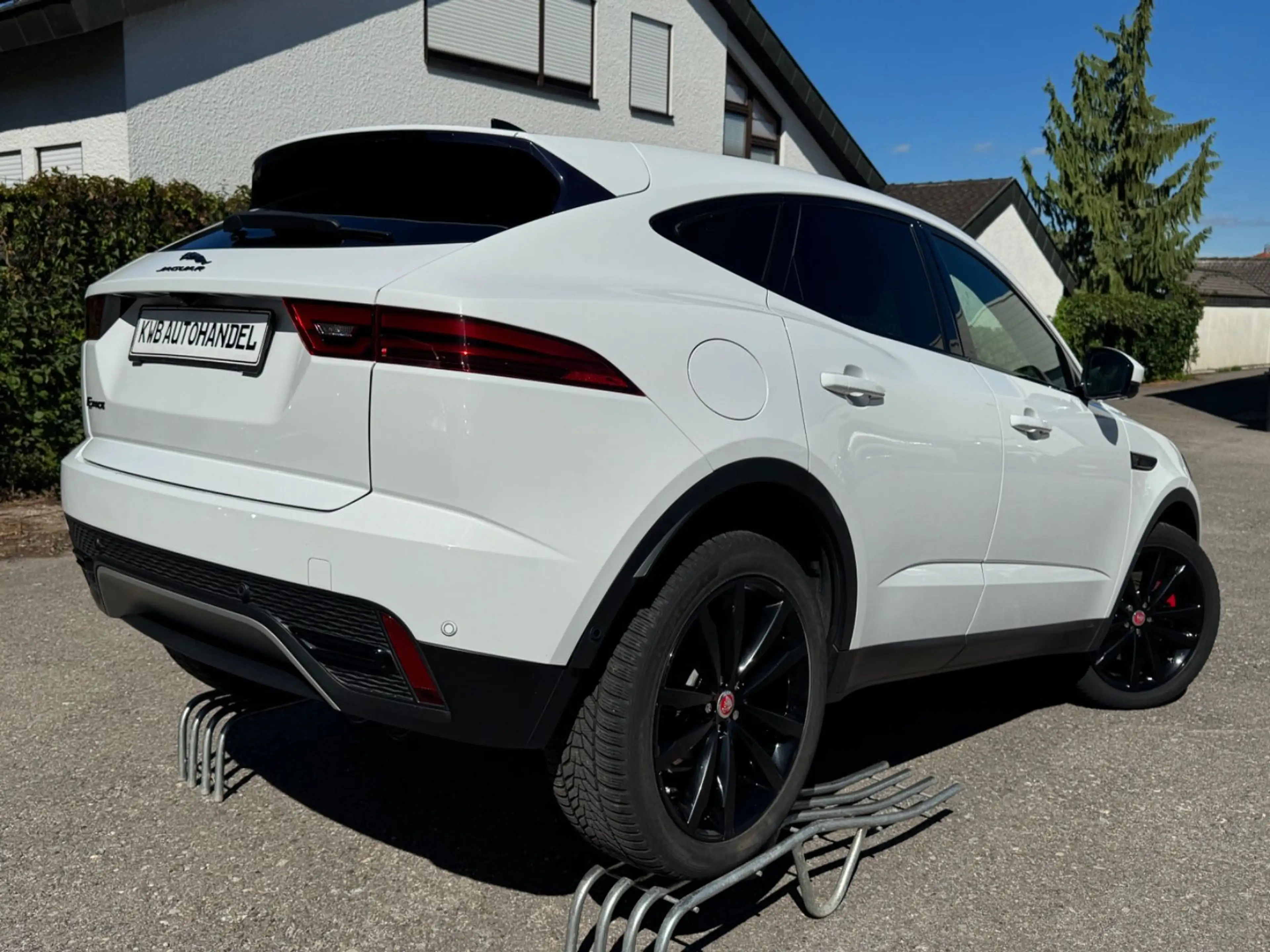 Jaguar E-Pace E-PACE SE AWD — photo 5