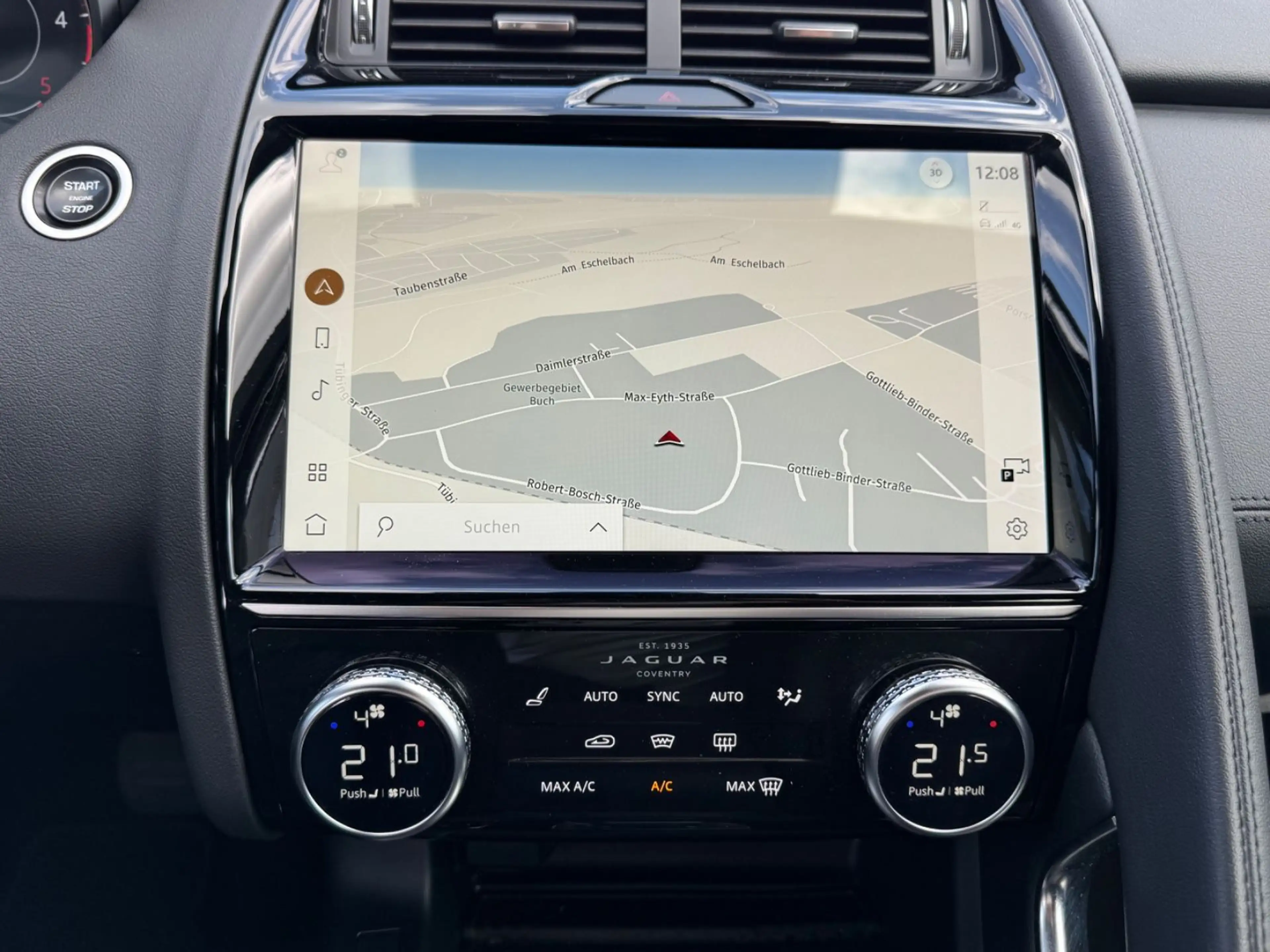 Jaguar E-Pace E-PACE SE AWD — photo 13