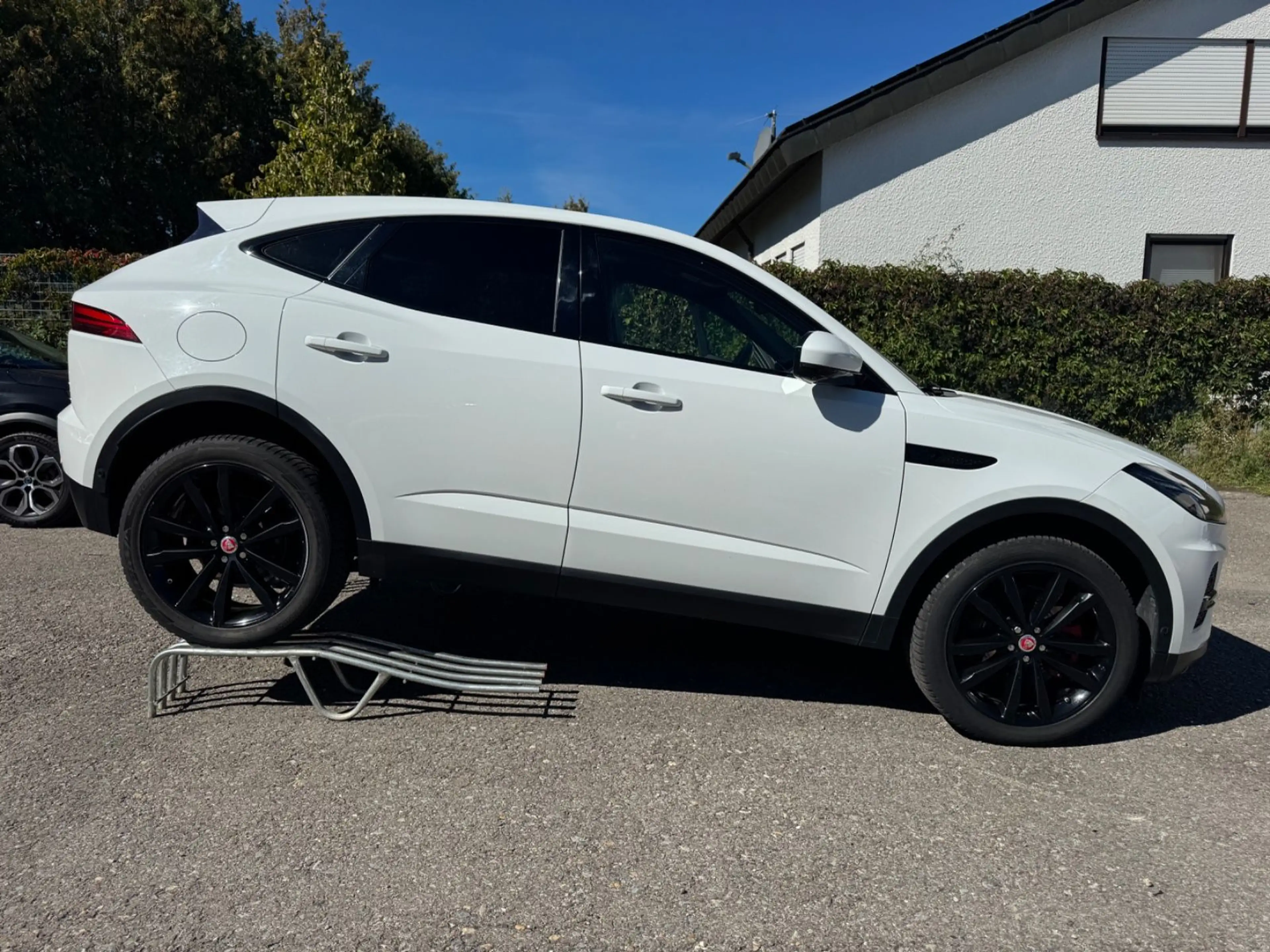Jaguar E-Pace E-PACE SE AWD — photo 6