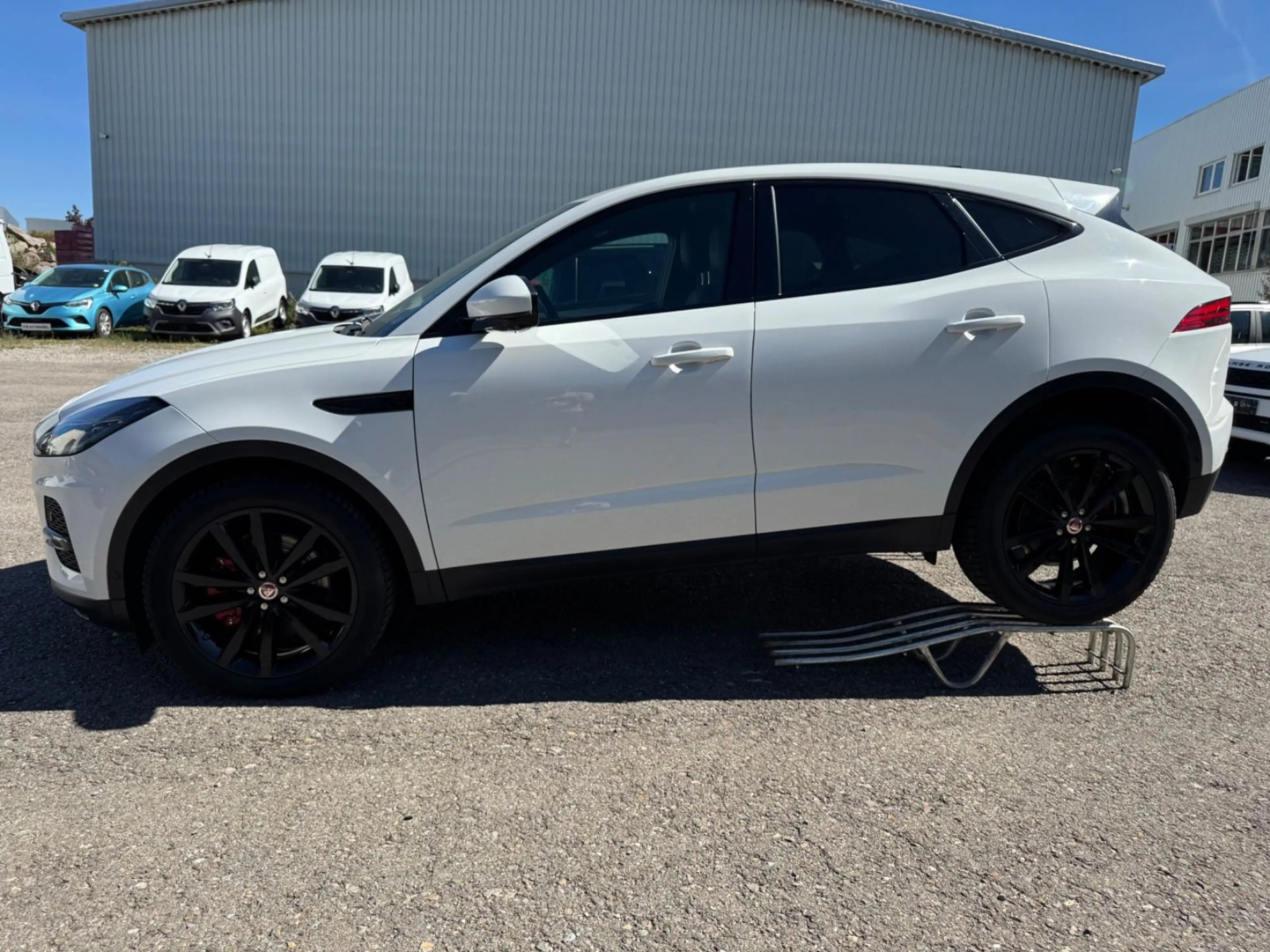 Jaguar E-Pace E-PACE SE AWD — photo 2