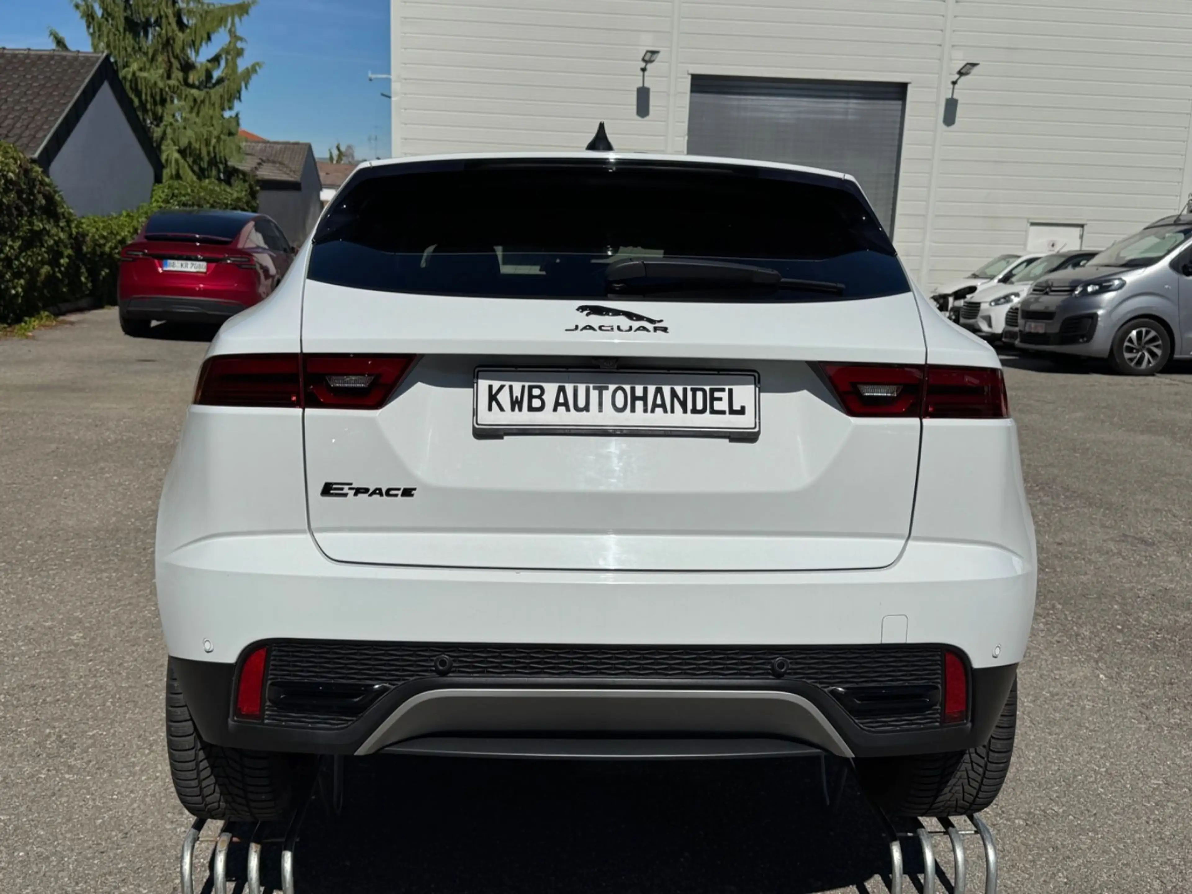 Jaguar E-Pace E-PACE SE AWD — photo 4