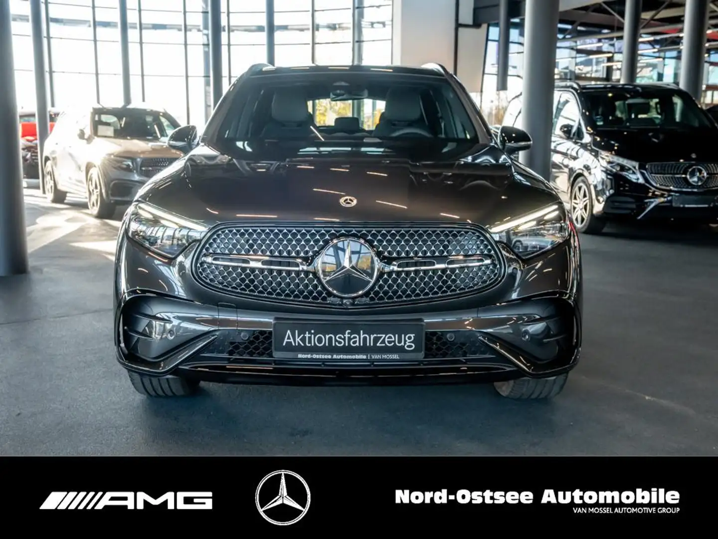 Mercedes-Benz GLC 220 d 4m AMG-EDITION NIGHT PANO AHK DISTRON Grau - 2
