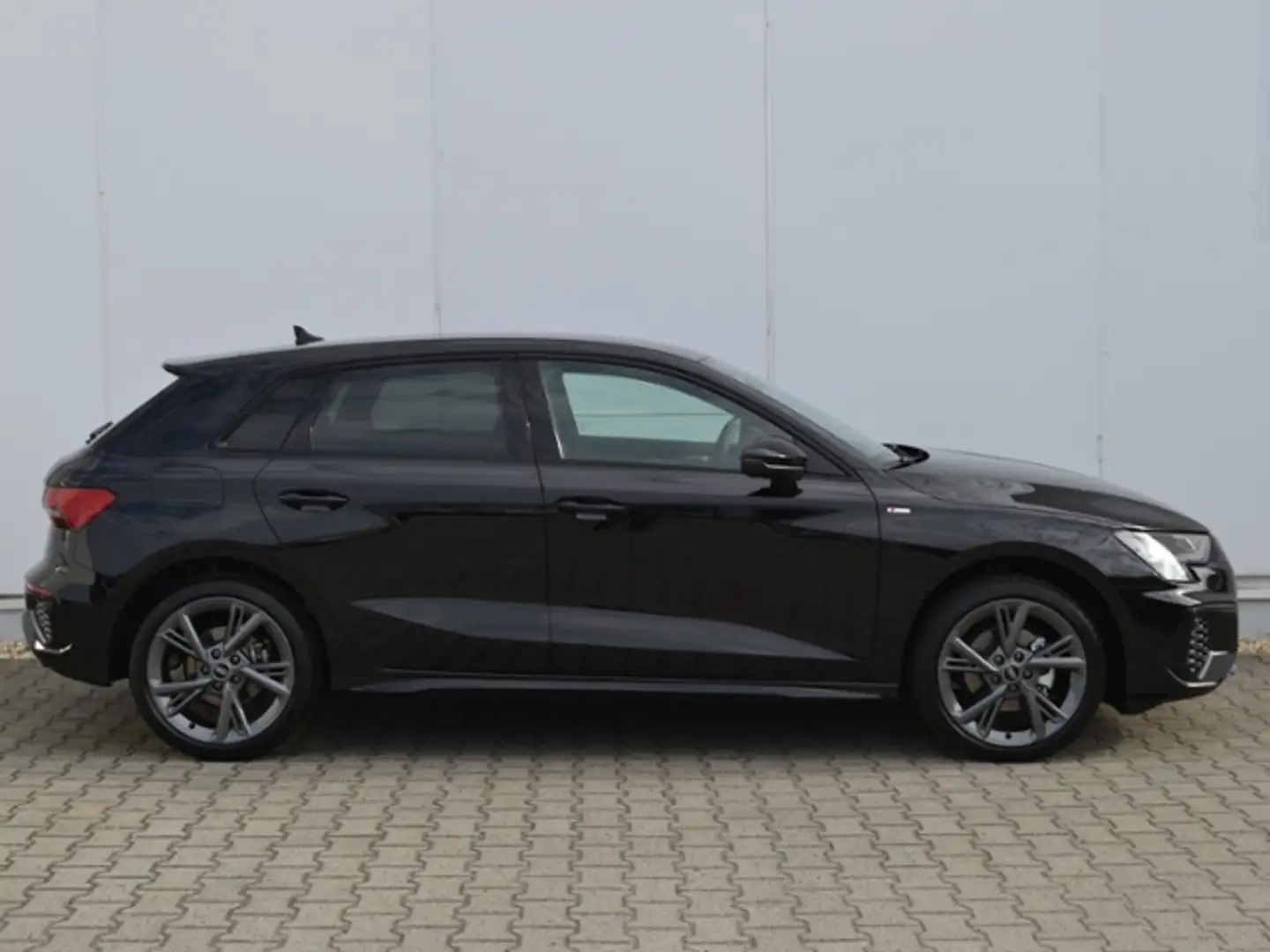 Audi A3 Sportback 35 TFSI S-tronic S line OPTIK-SW/LED/18 Schwarz - 2