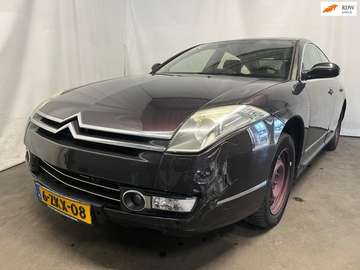 2.7 HdiF V6 Exclusive - Front Schade
