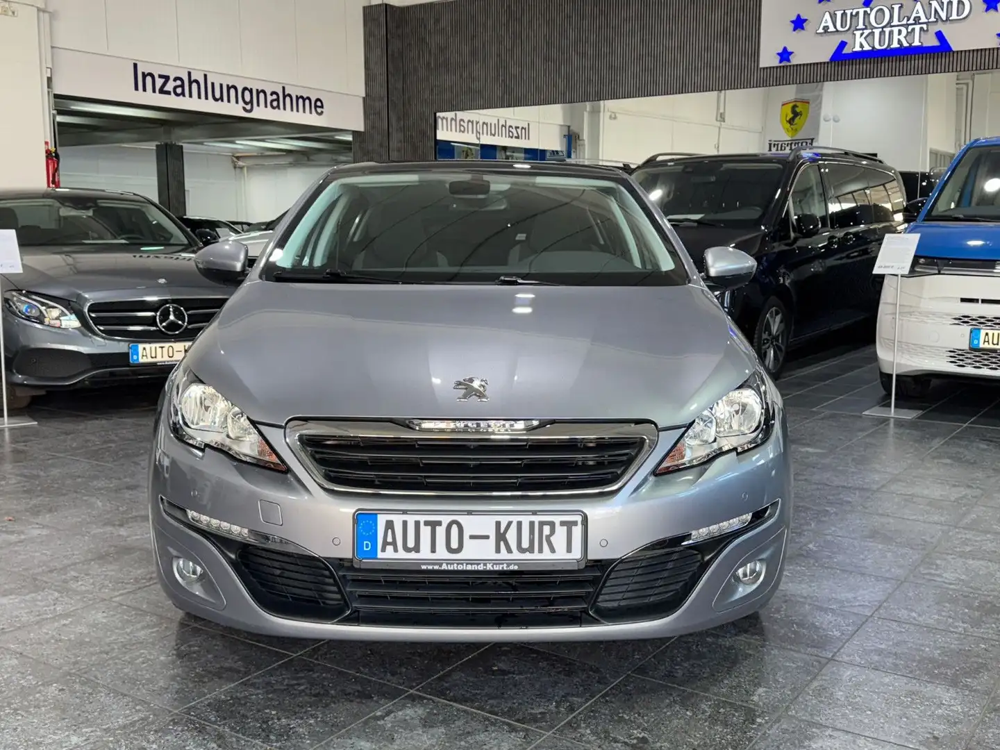 Peugeot 308 1,2T*Style*Pano*AHK*Navi*RFK*Tempomat Grau - 2